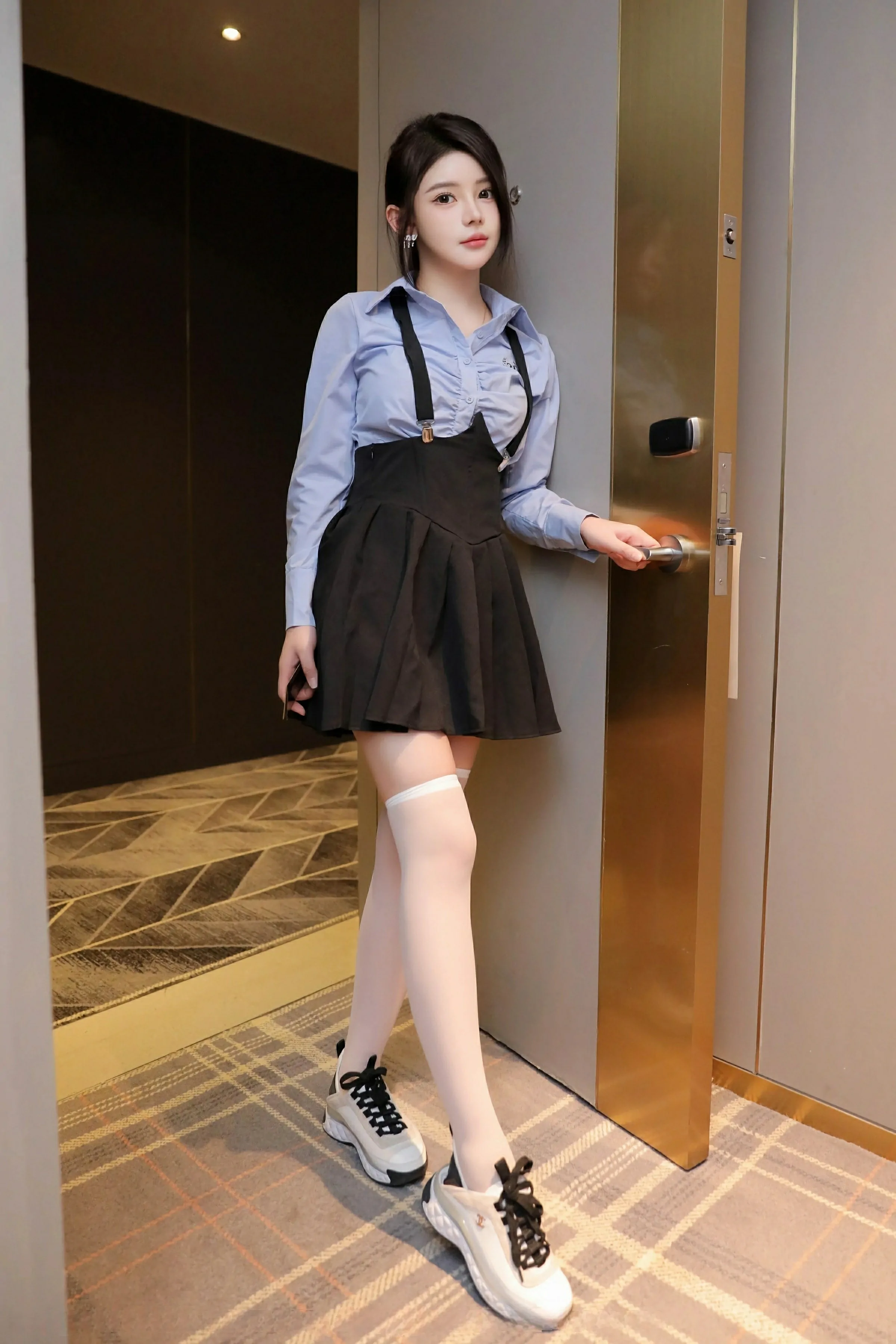  XiuRen 秀人 No.9819 爱酱里 [80P]第4张