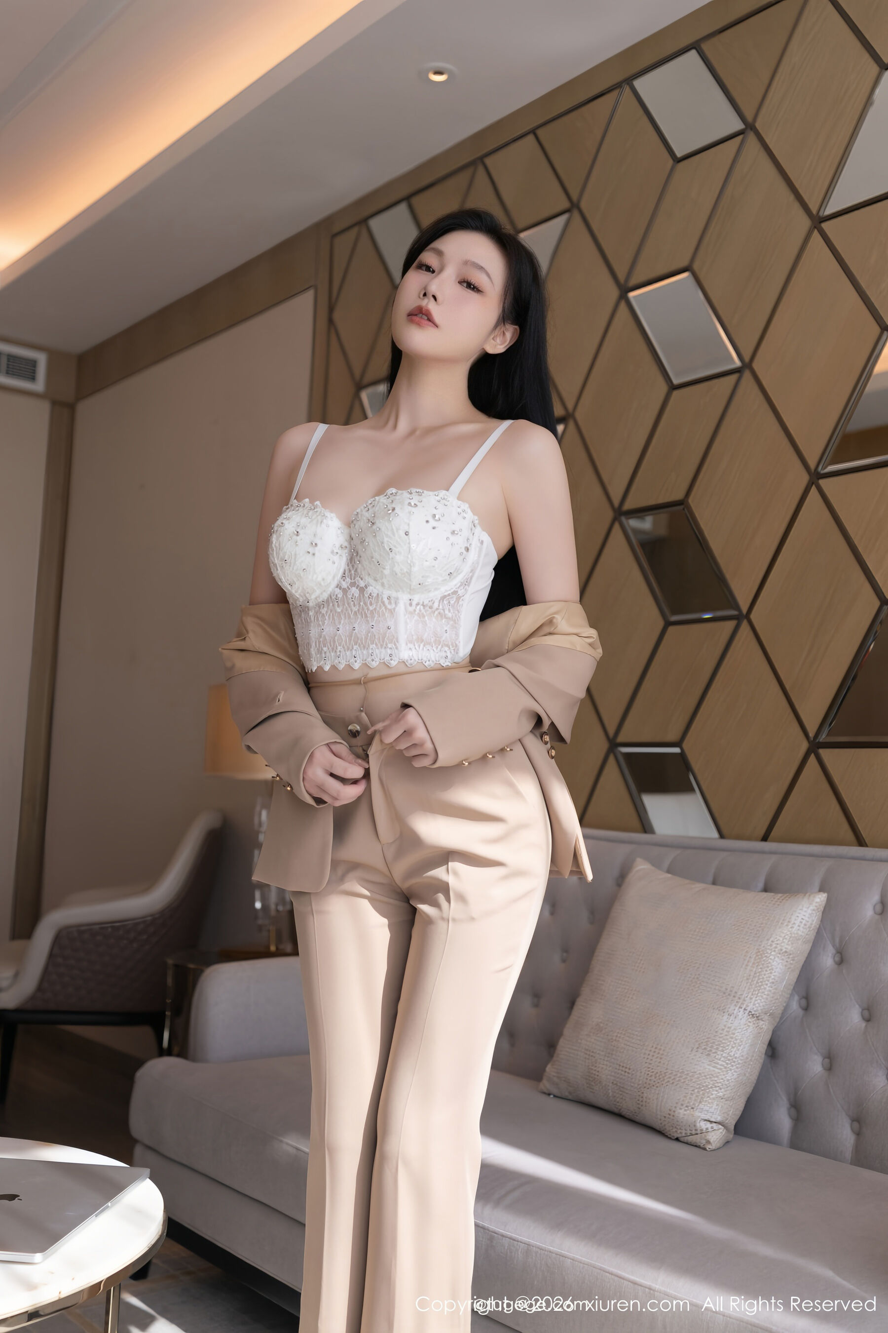  秀人网 安然anran Vol.11282 [72P]第4张