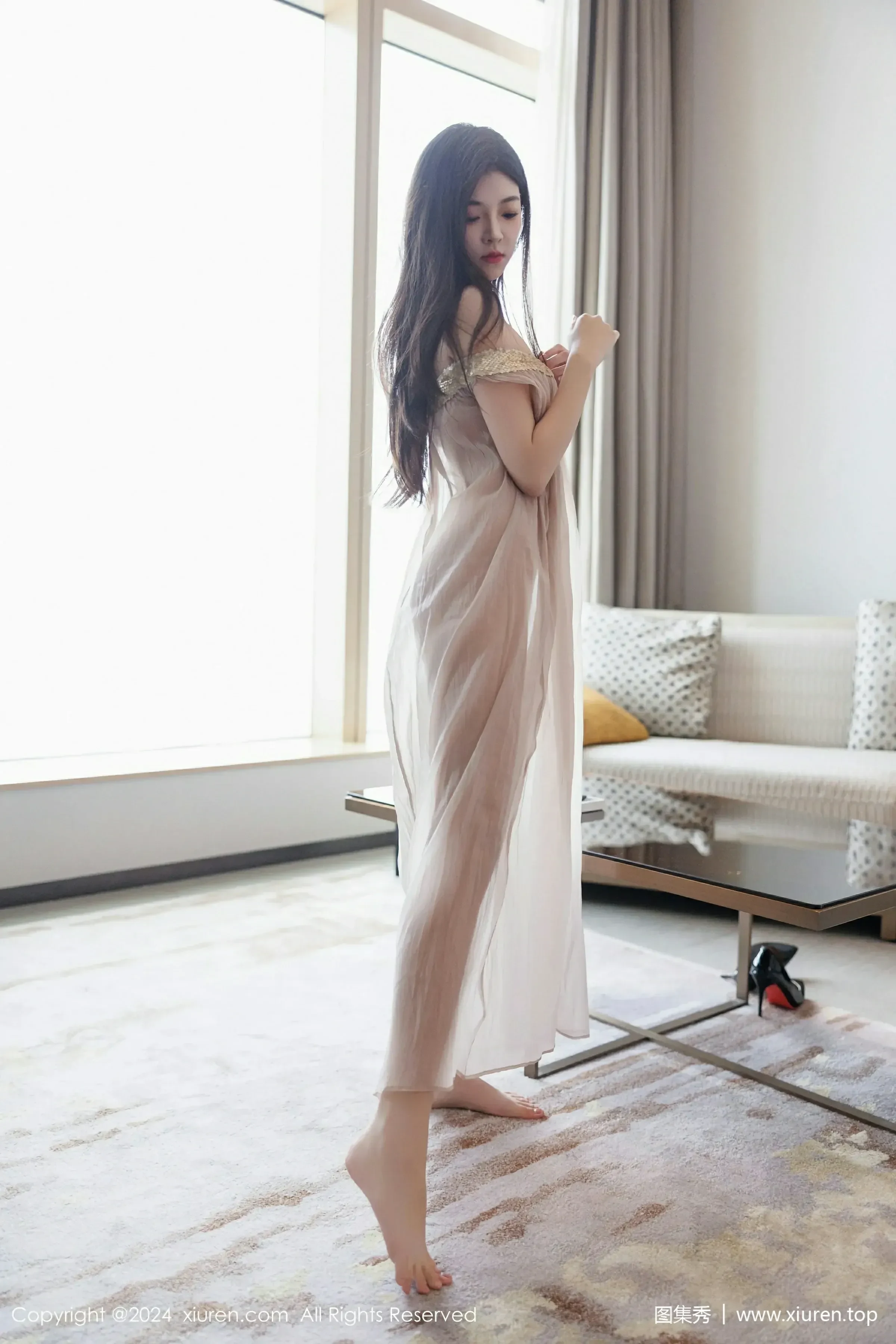  XiuRen 秀人 No.9426 初梦瑶 [102P]第1张