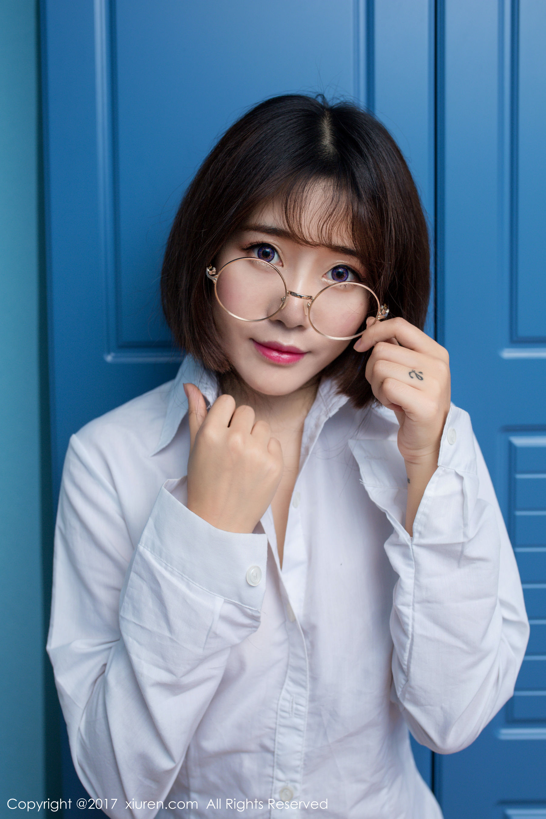  兜豆靓Youlina《小秘装、性感主妇装》 秀人网XIUREN No.678第8张