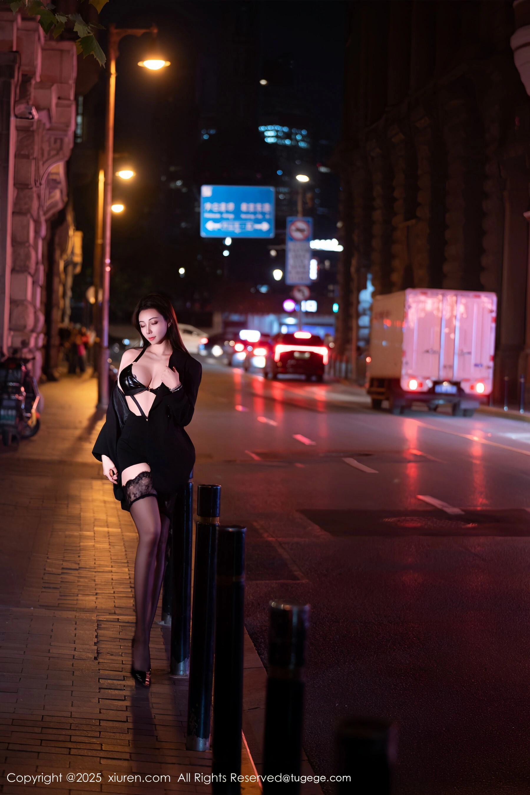  秀人网 果儿Victoria Vol.10899 [72P]第3张