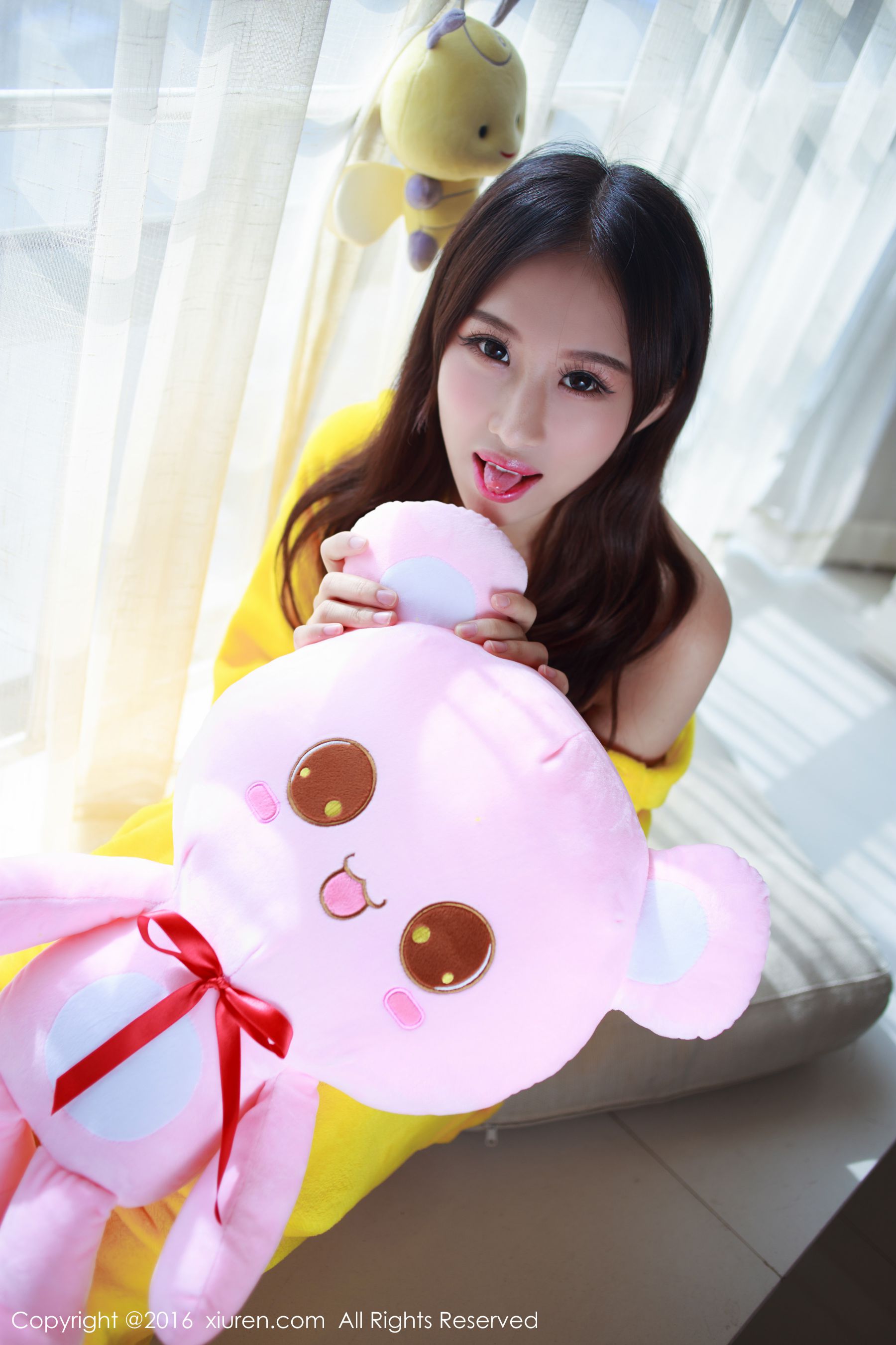  月音瞳《皮卡丘和学生制服》 秀人网 No.646第3张