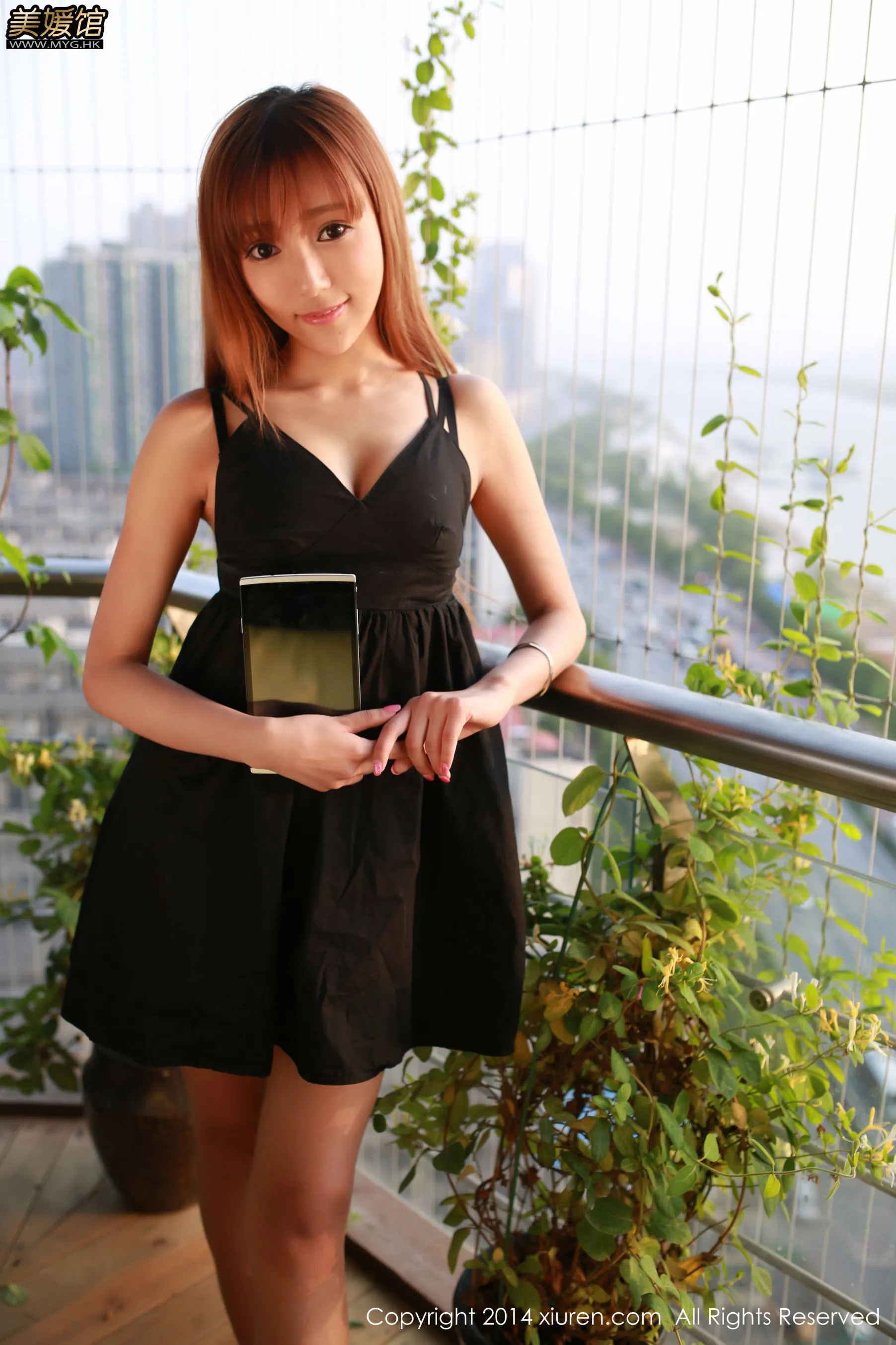  王馨瑤Yanni《驰为数码宣传片》 秀人网 No.135第29张