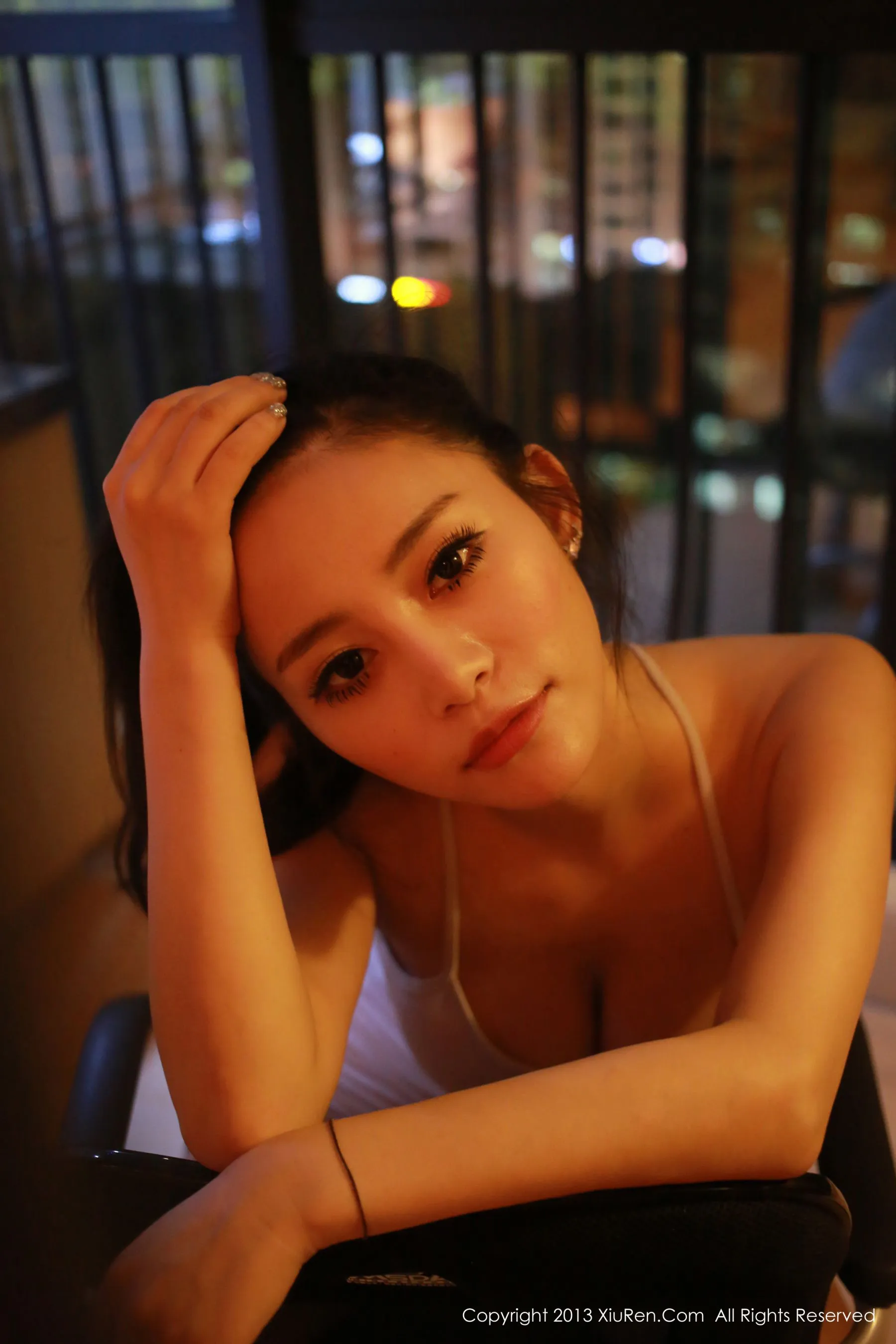  易欣viya《火辣狂野的妹子》 秀人网 No.027第19张