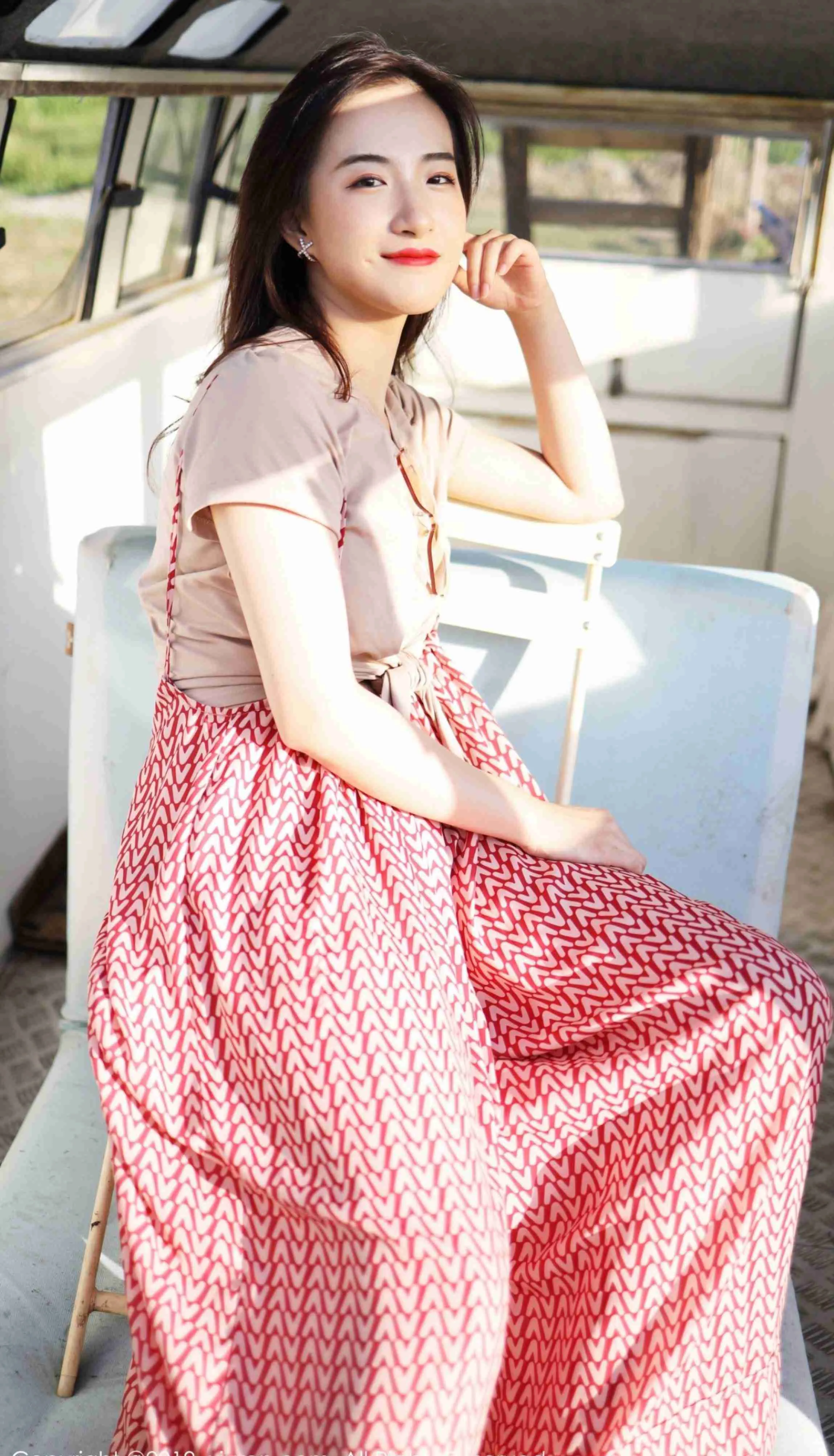  XIUREN秀人网 No.1718 艺儿拿铁第4张