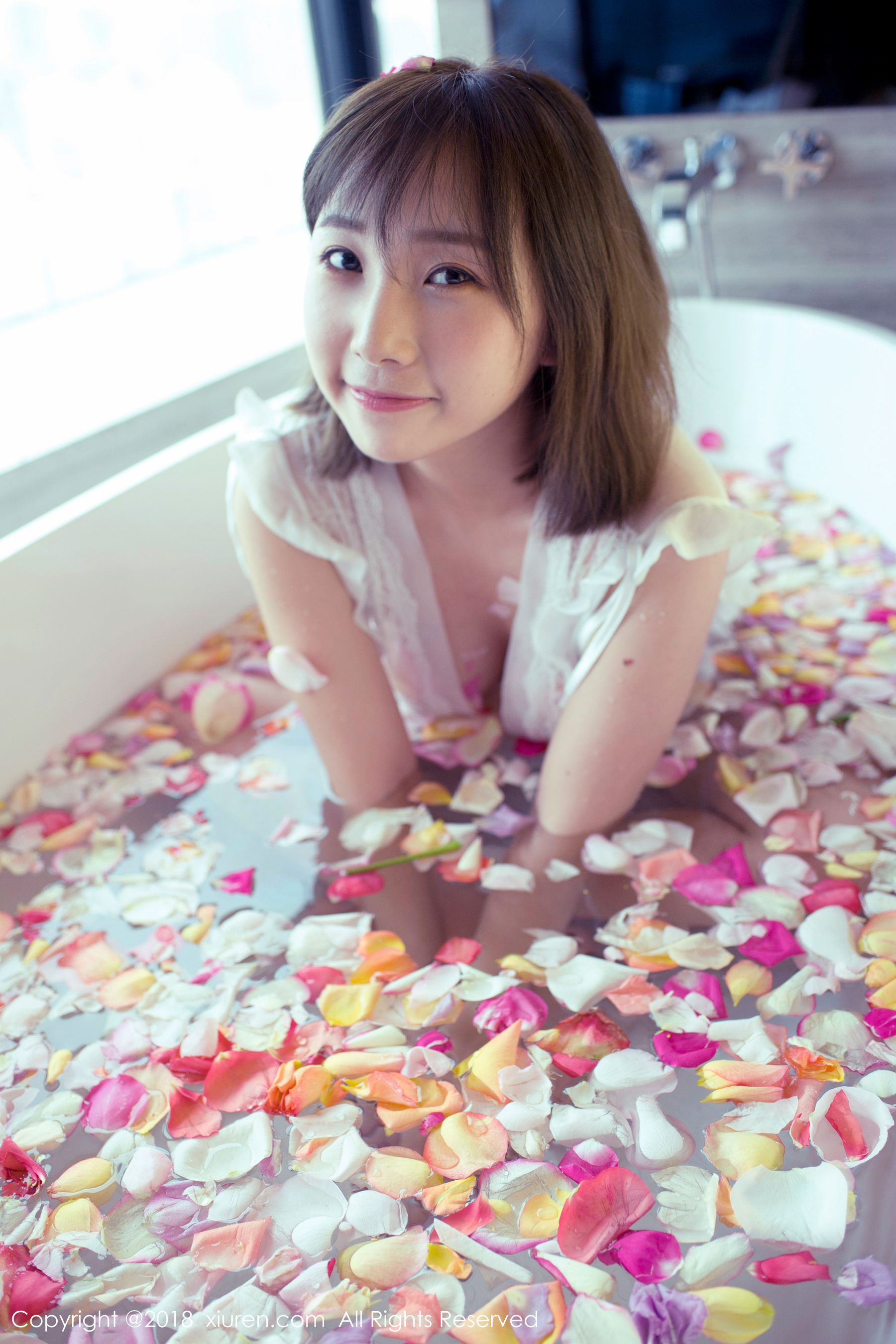  枝恩《短发百变大美女》 秀人网XIUREN No.981第3张