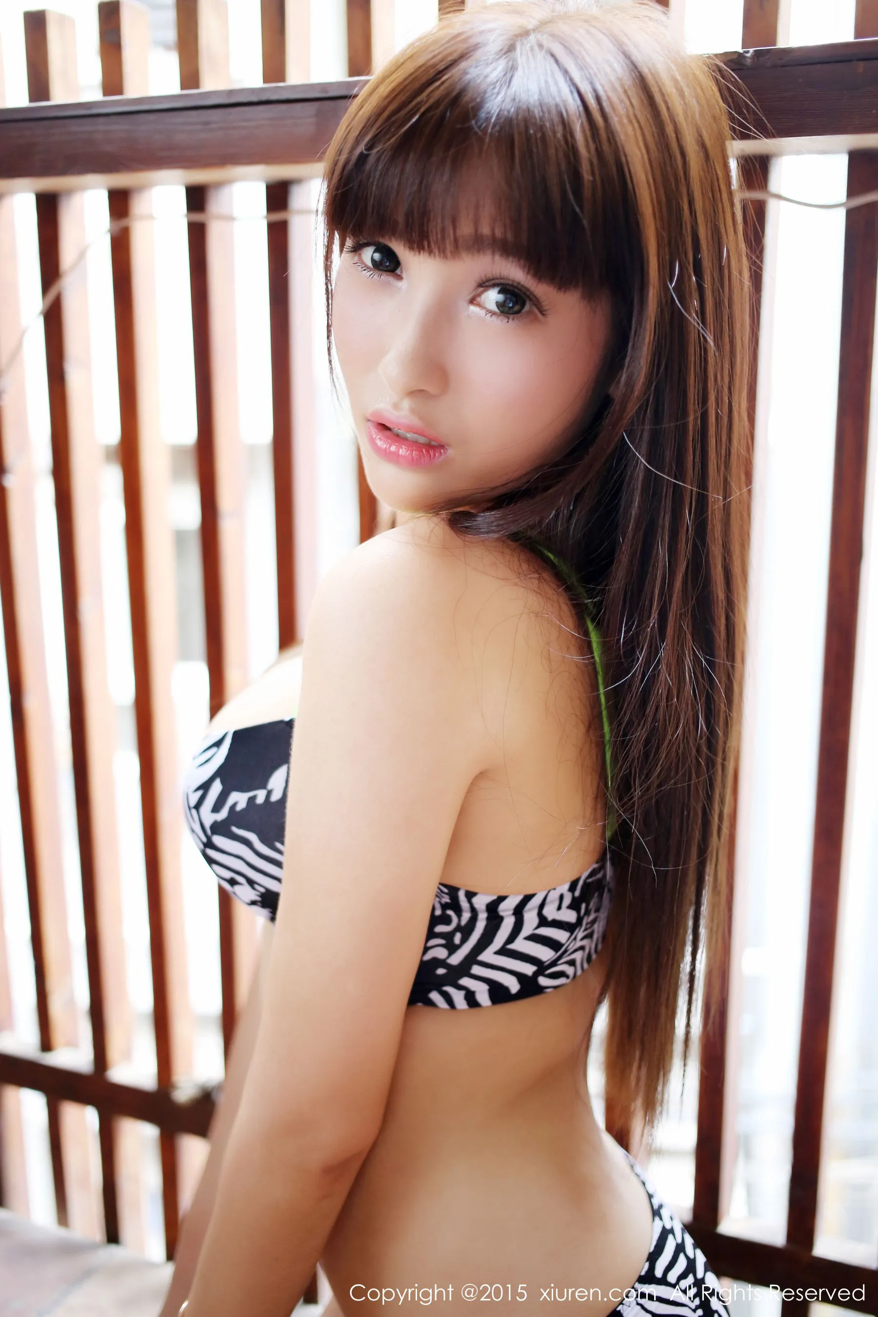  Nic妮可可《比基尼+热裤系列》 秀人网 No.447第4张