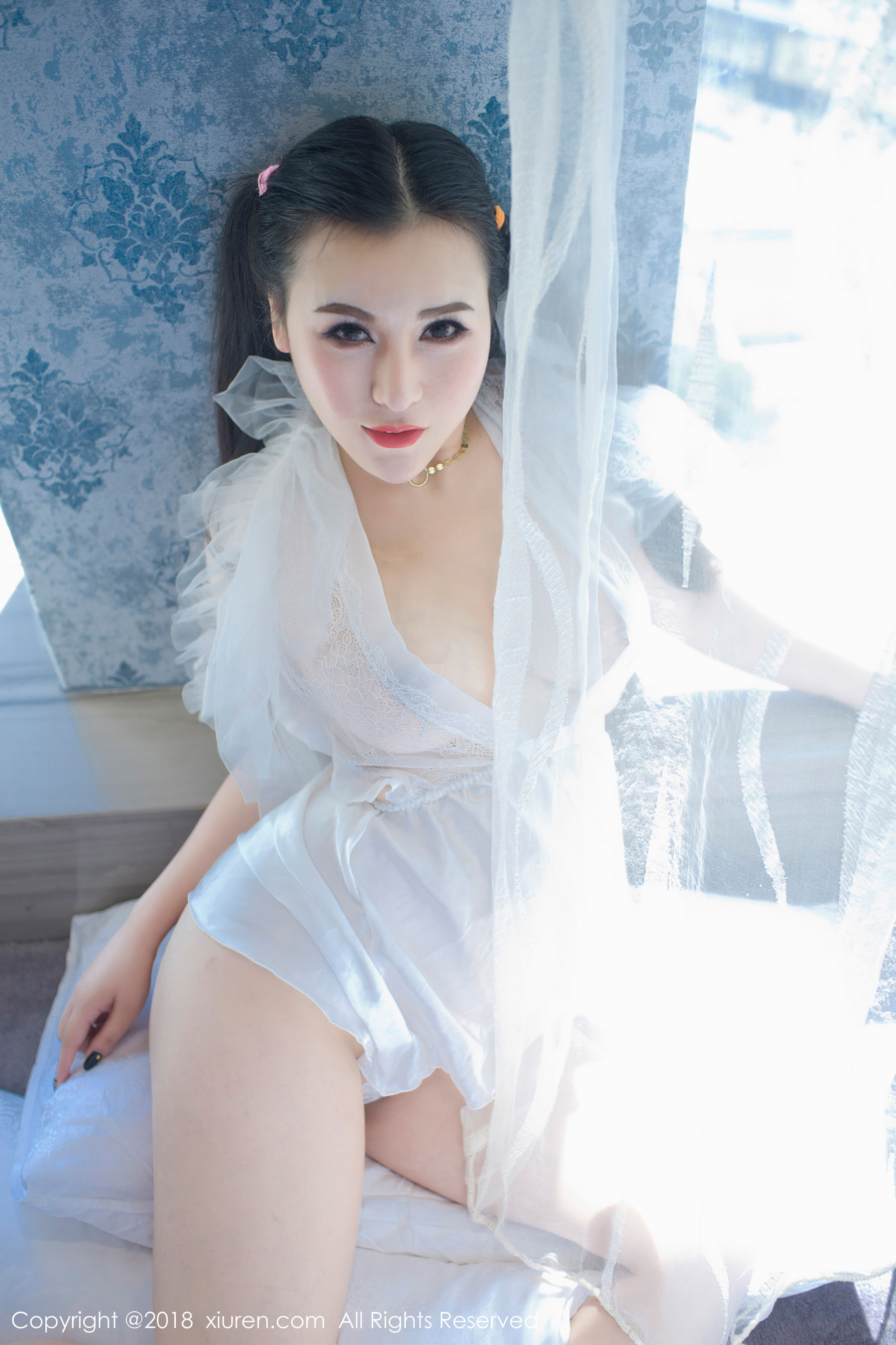  MODEL伊若《蕾丝开胸睡衣和蓝色死库水》 XiuRen 秀人网 No.1034第6张