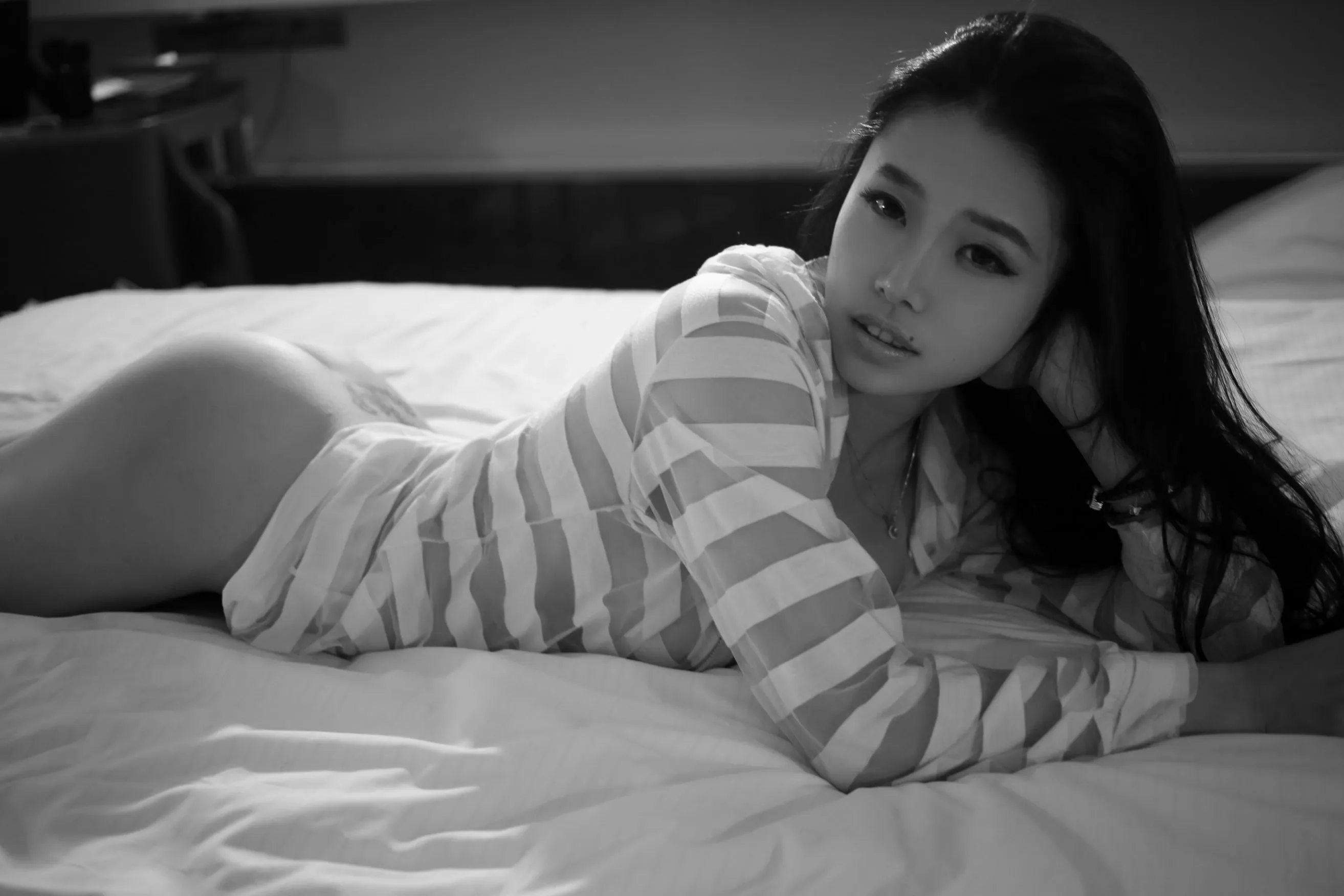  宅男女神luvian本能～ 秀人网 No.024第16张