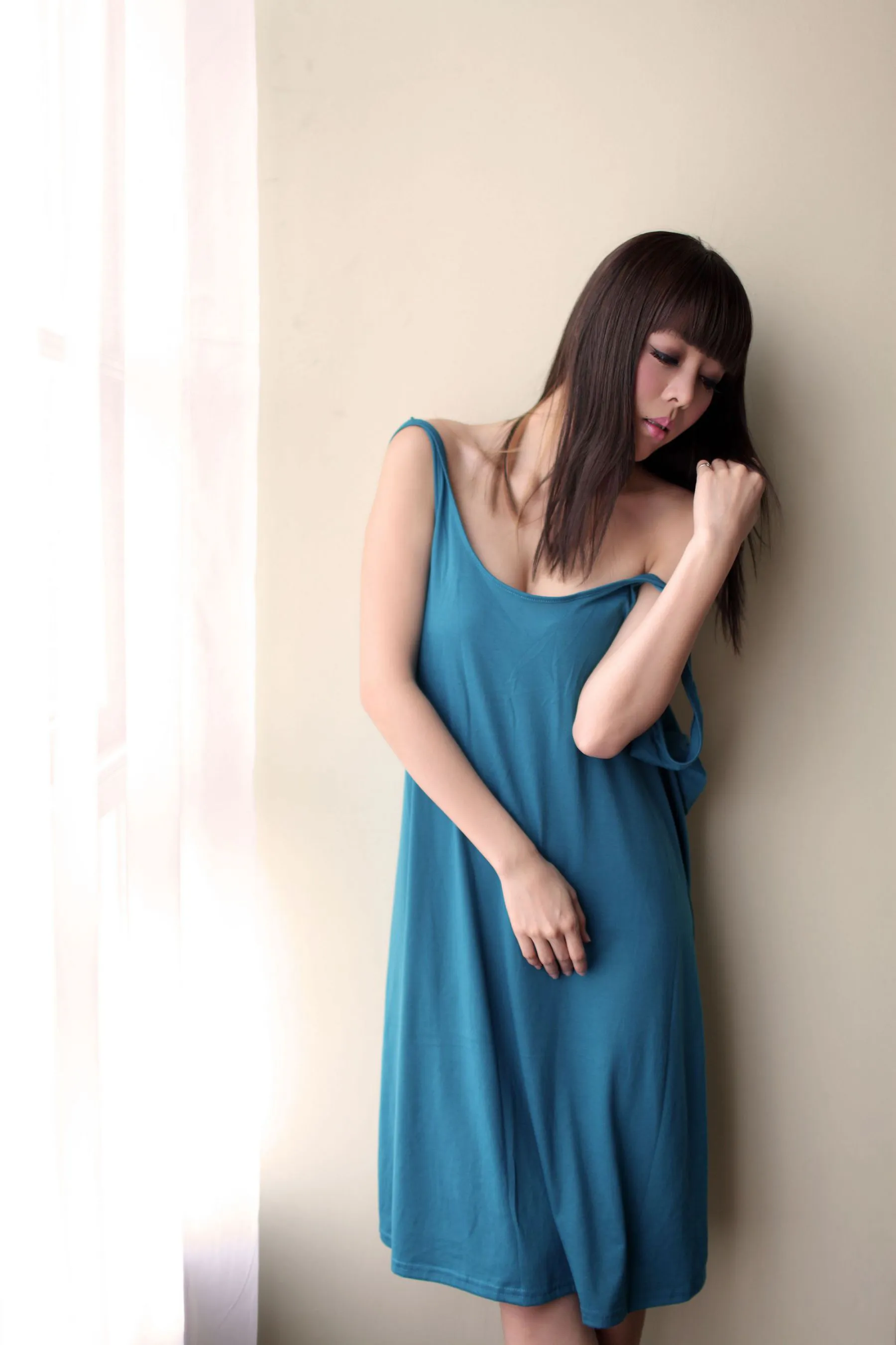  杜Viki《酒店拍摄 三套装》 秀人网 No.001第4张