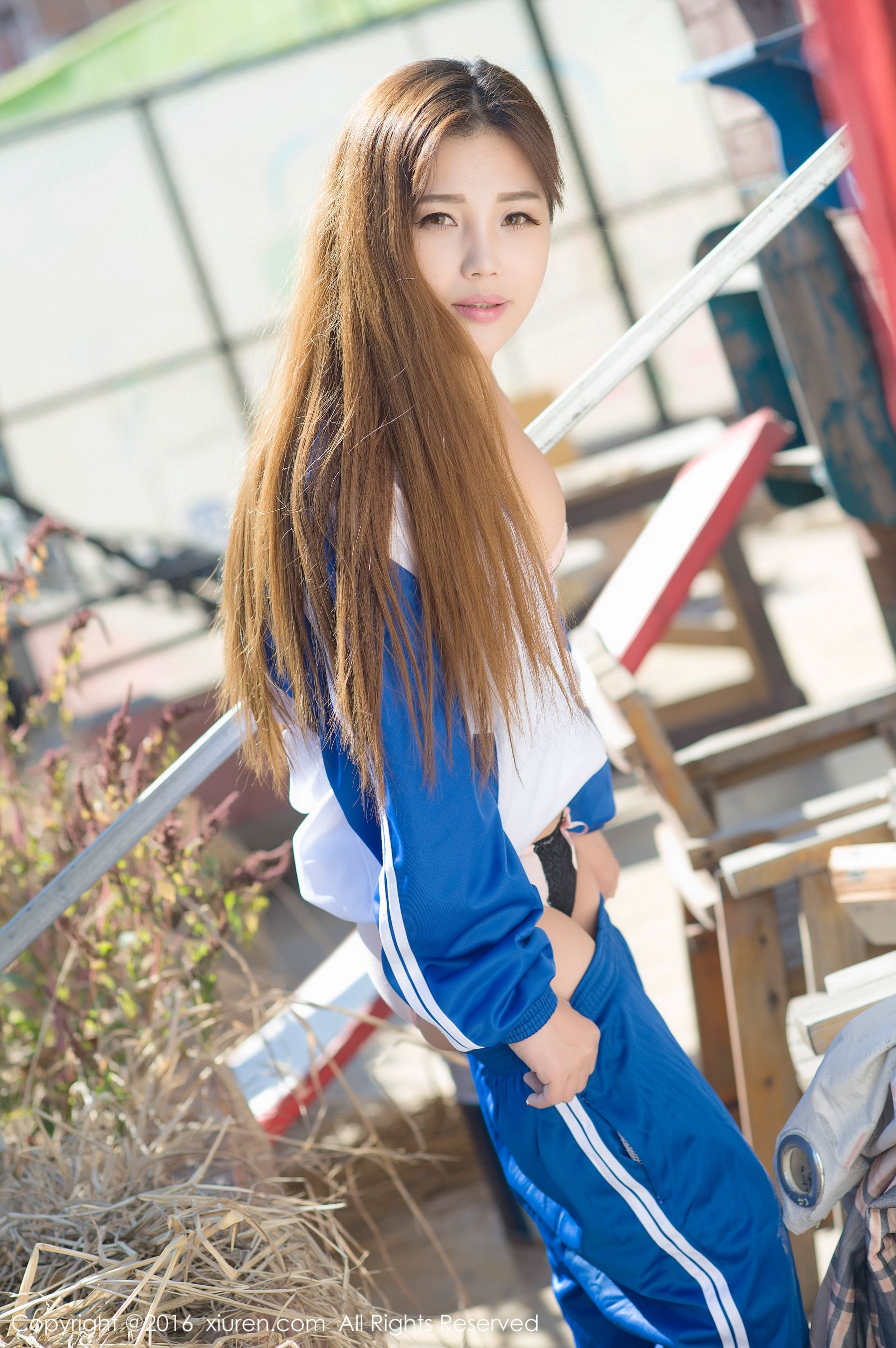  周予然《高中校服户外爆乳，经典日系校服》 秀人网 No.651第21张