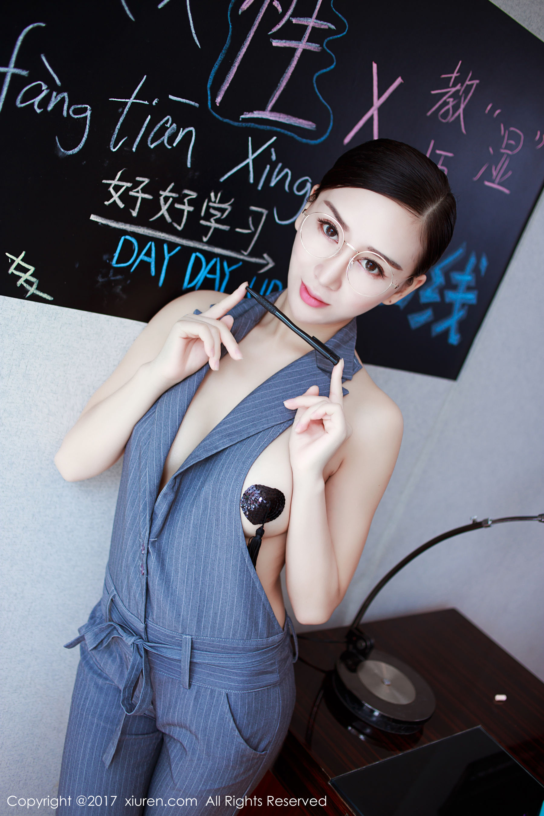  性感女神@邹晶晶女王《教师OL》 秀人 NO.852第11张