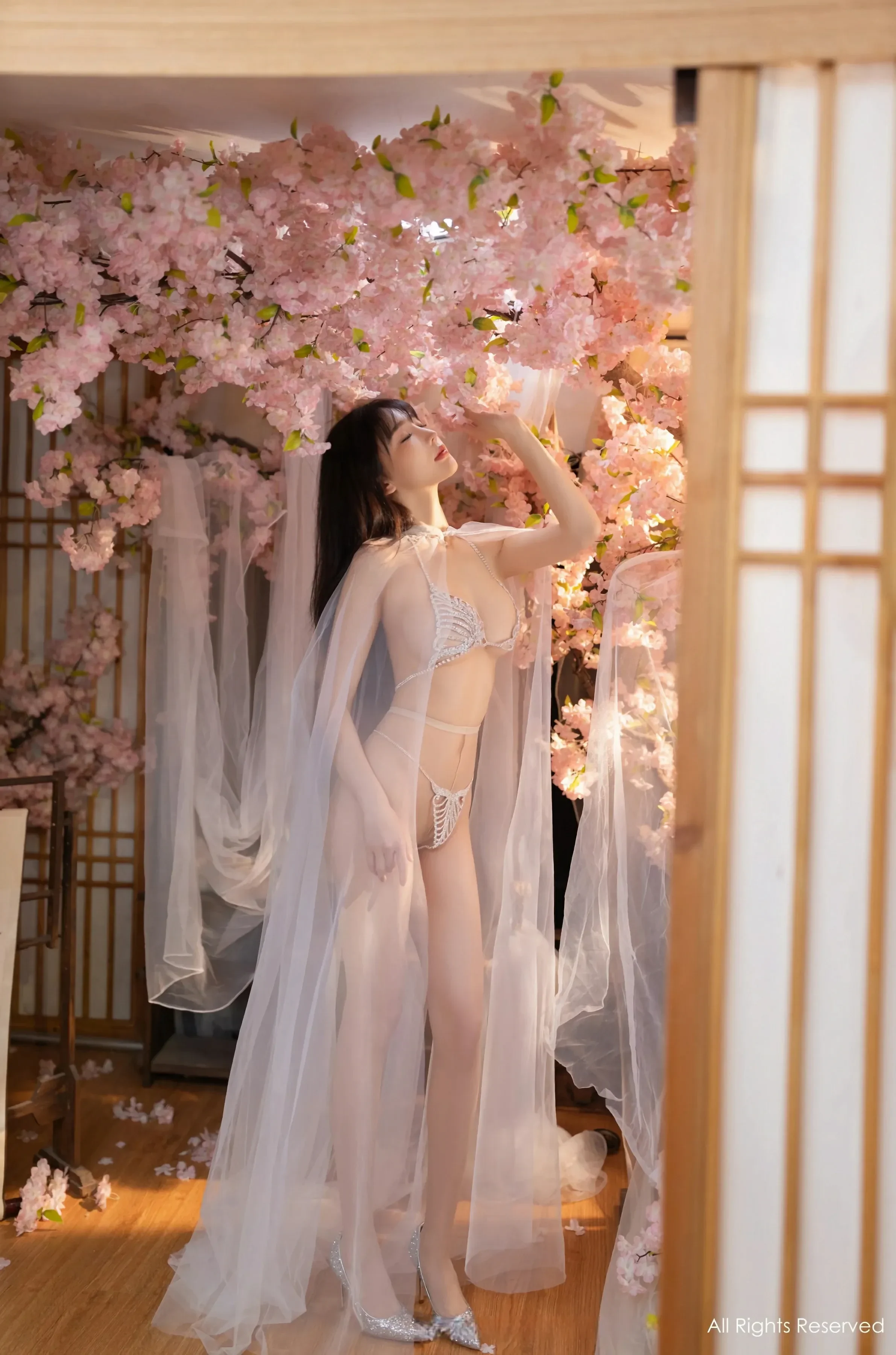  XiuRen 秀人 No.8807 陆萱萱 [80P]第2张