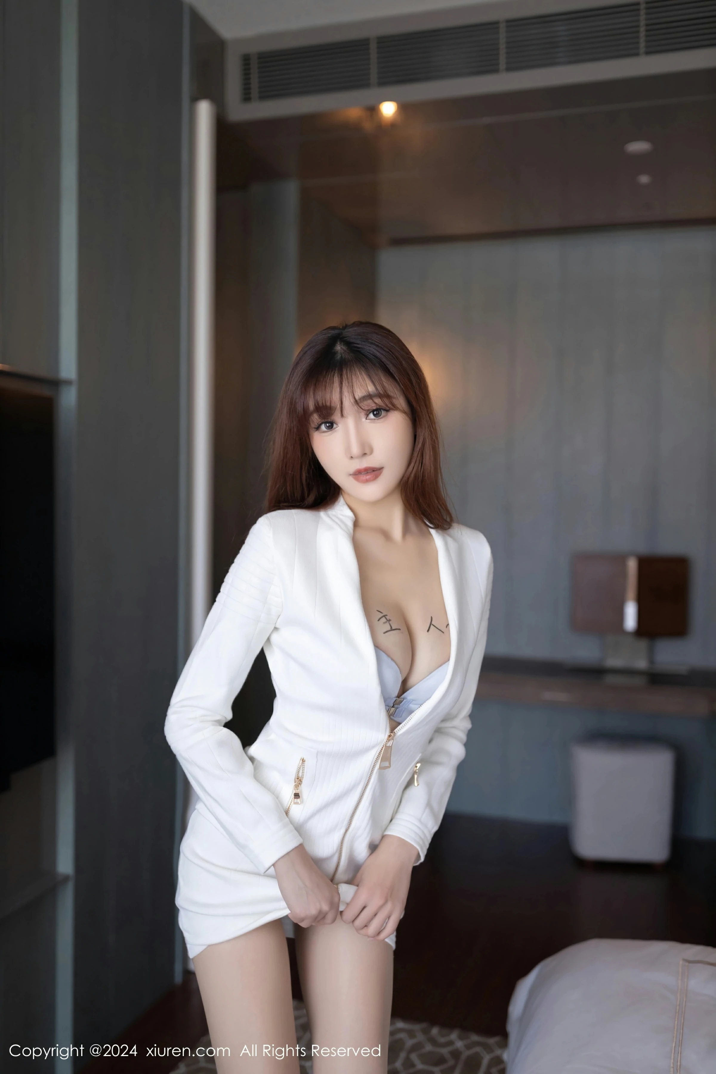  XiuRen 秀人 No.8233 陆萱萱 [80P]第7张
