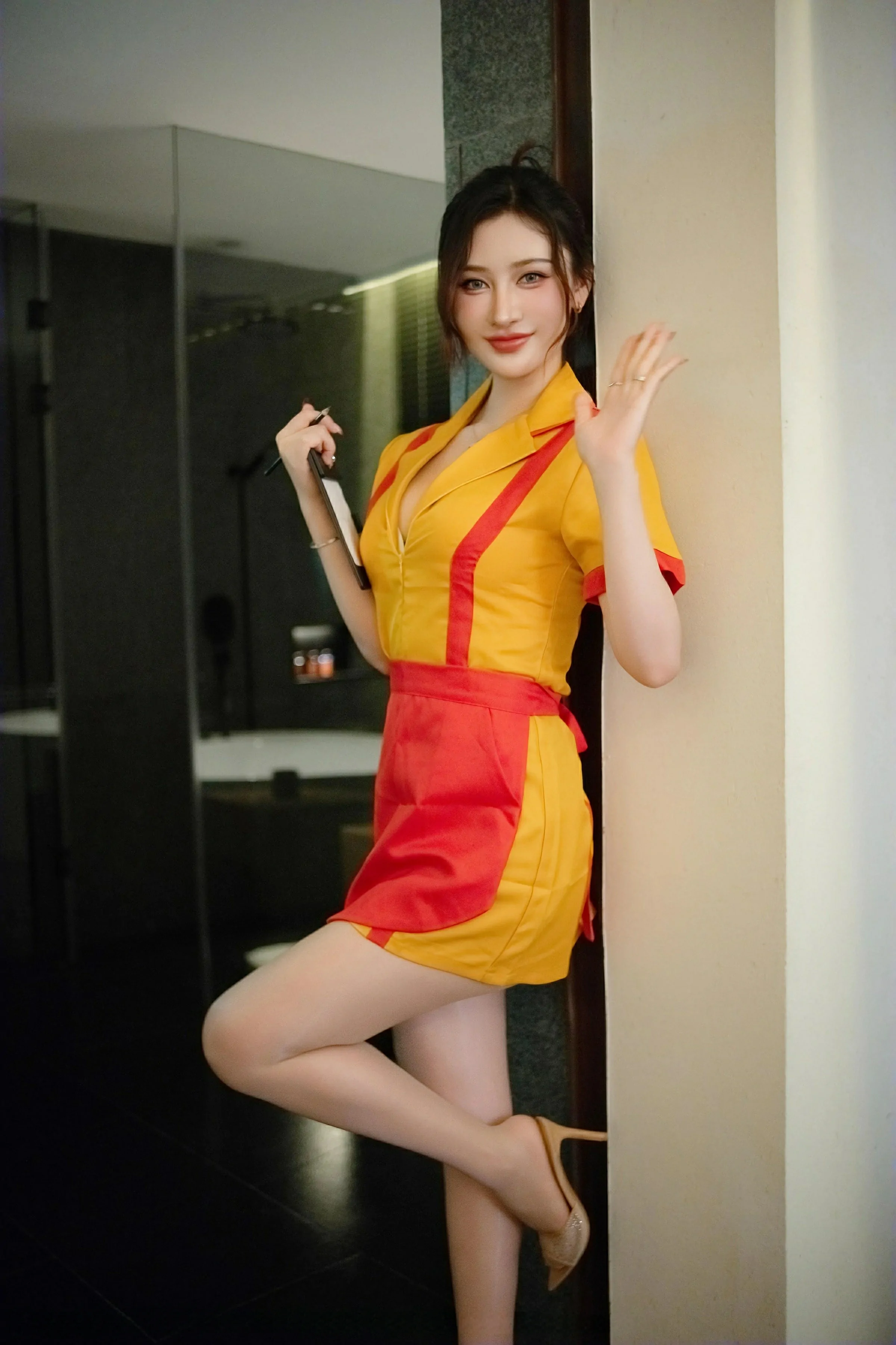  XiuRen 秀人 No.9695 蕾蕾醒了没 [42P]第1张