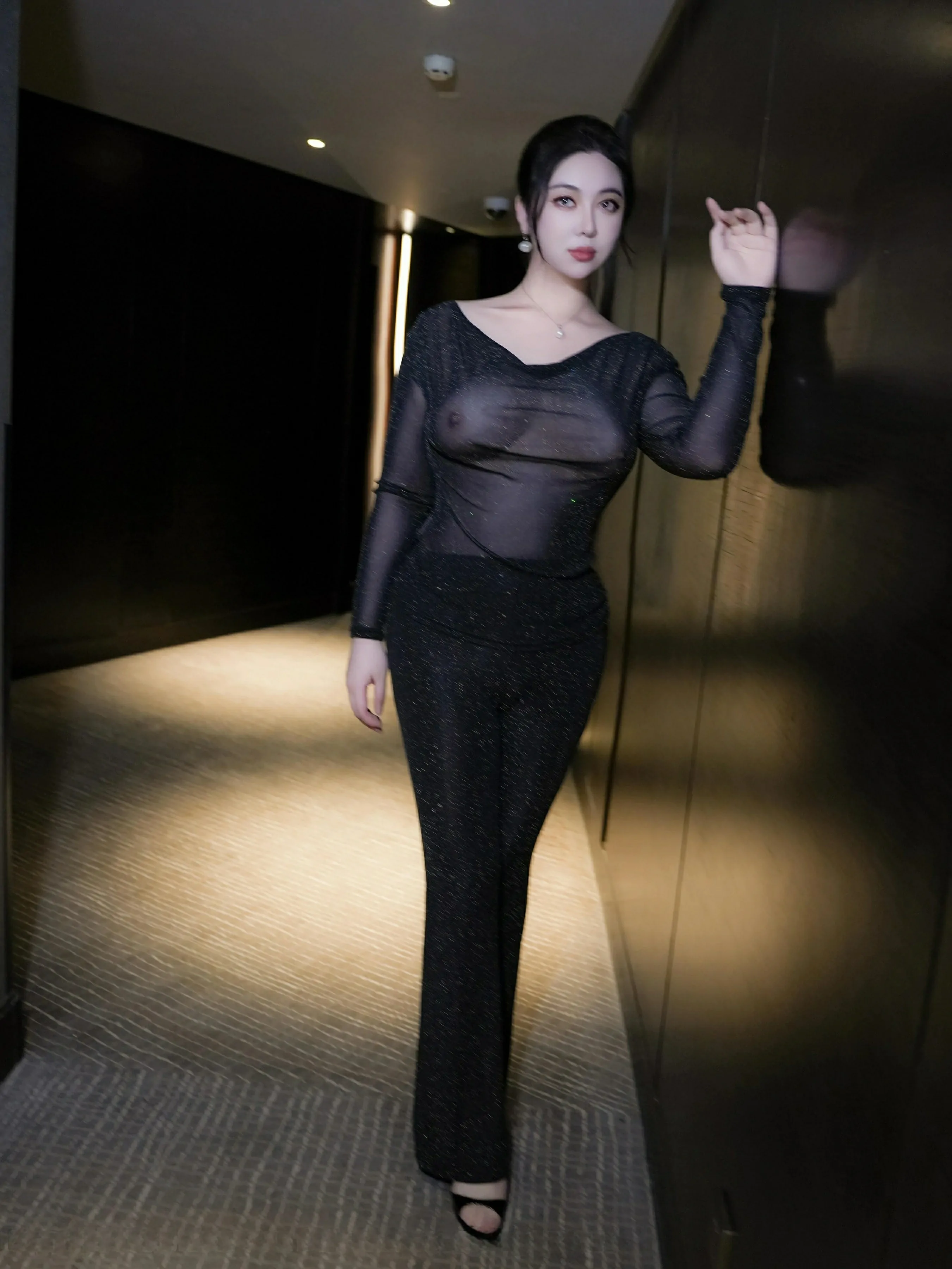  XiuRen 秀人 No.9725 风景尤美 [74P]第2张