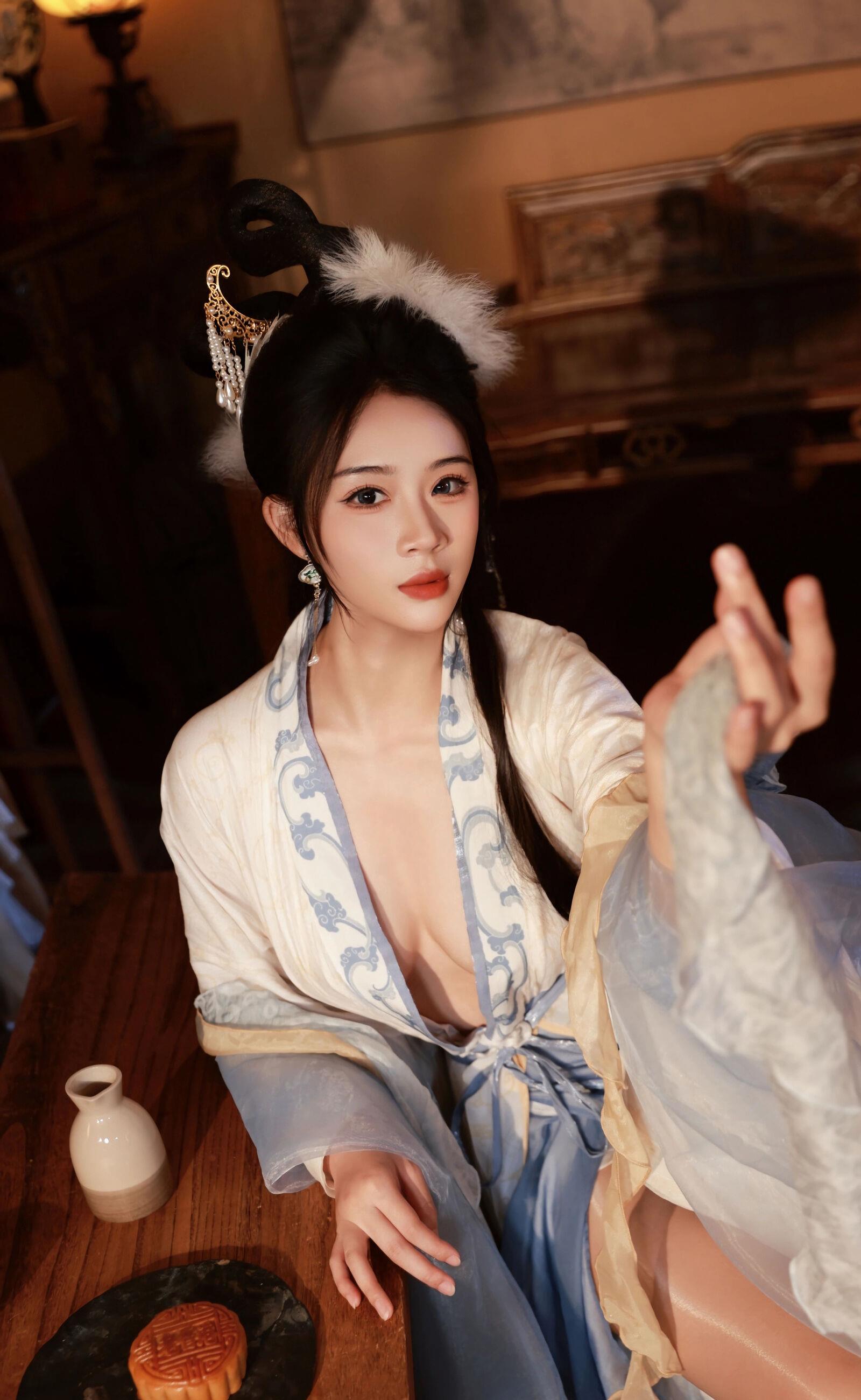  秀人网 No.10835 南乔 [75P]第9张