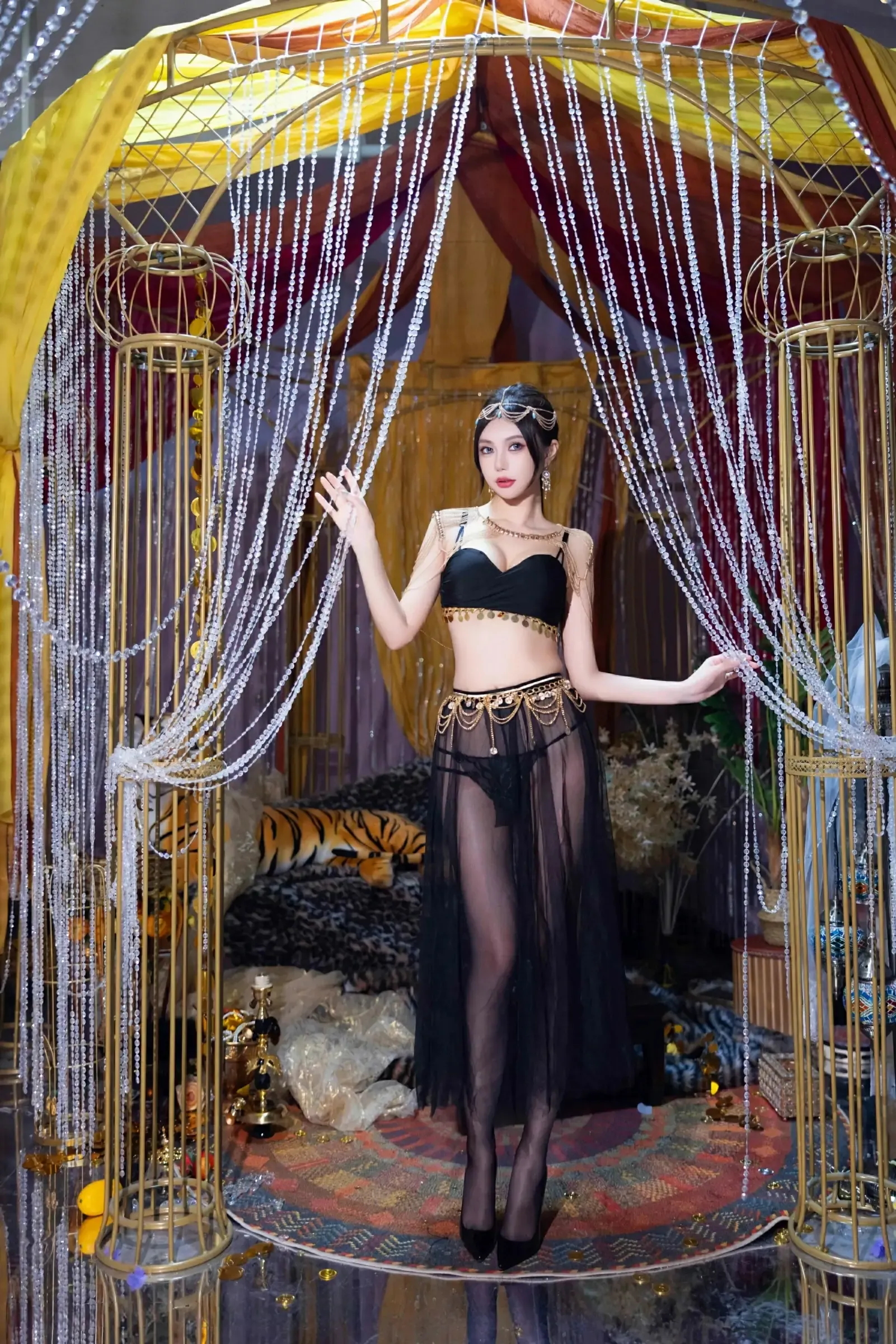  XiuRen 秀人 No.10018 绮里嘉ula [79P]第1张