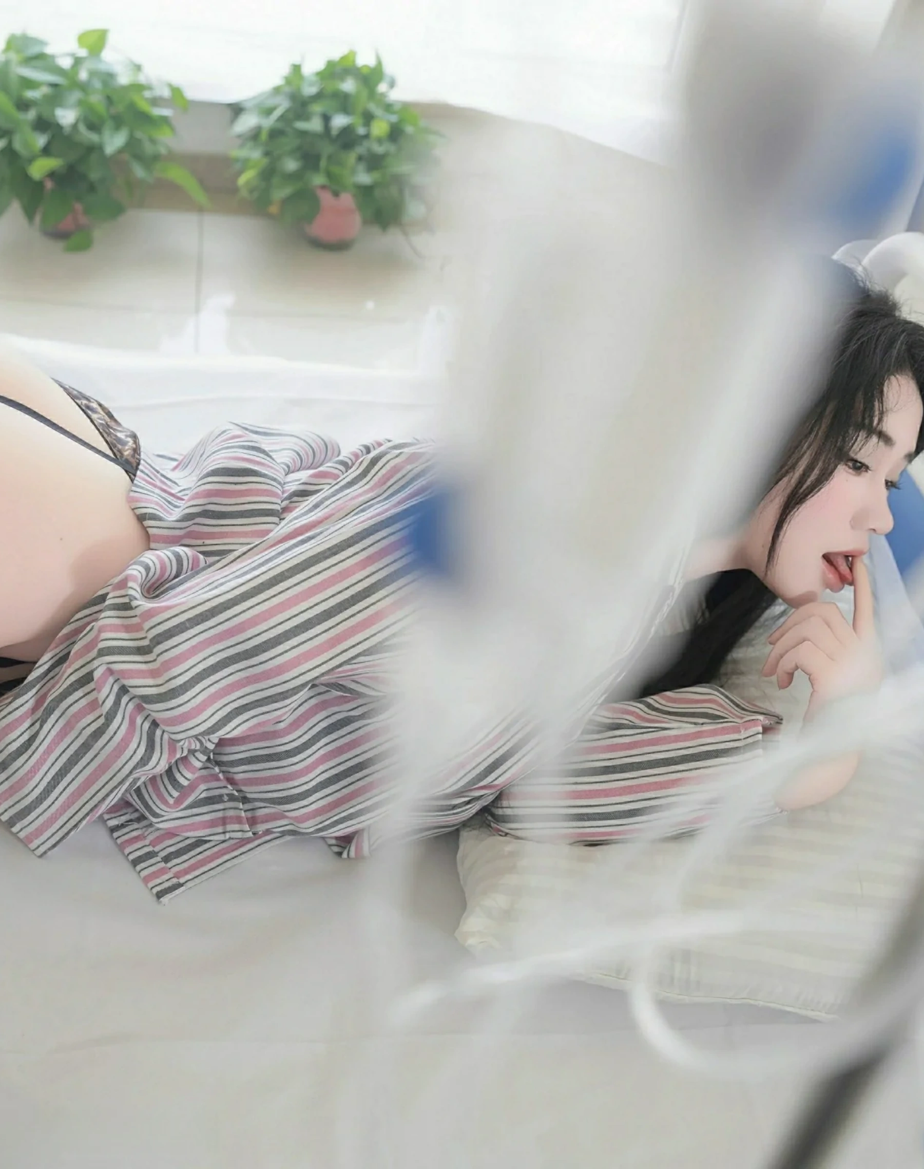  秀人网 No.10648 汐汐爱吃草莓 [80P]第7张