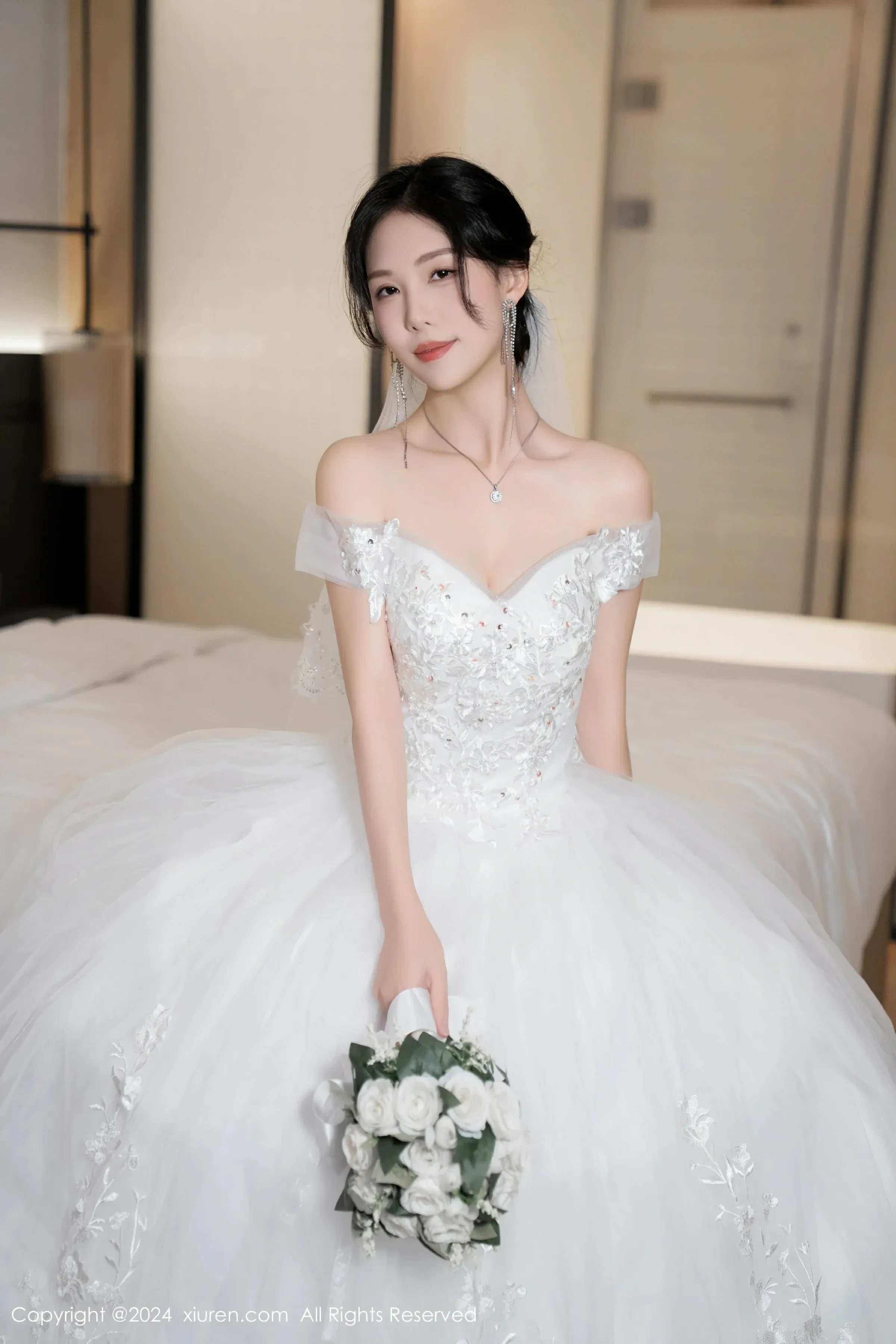  XiuRen 秀人 No.8998 利世 [100P]第1张