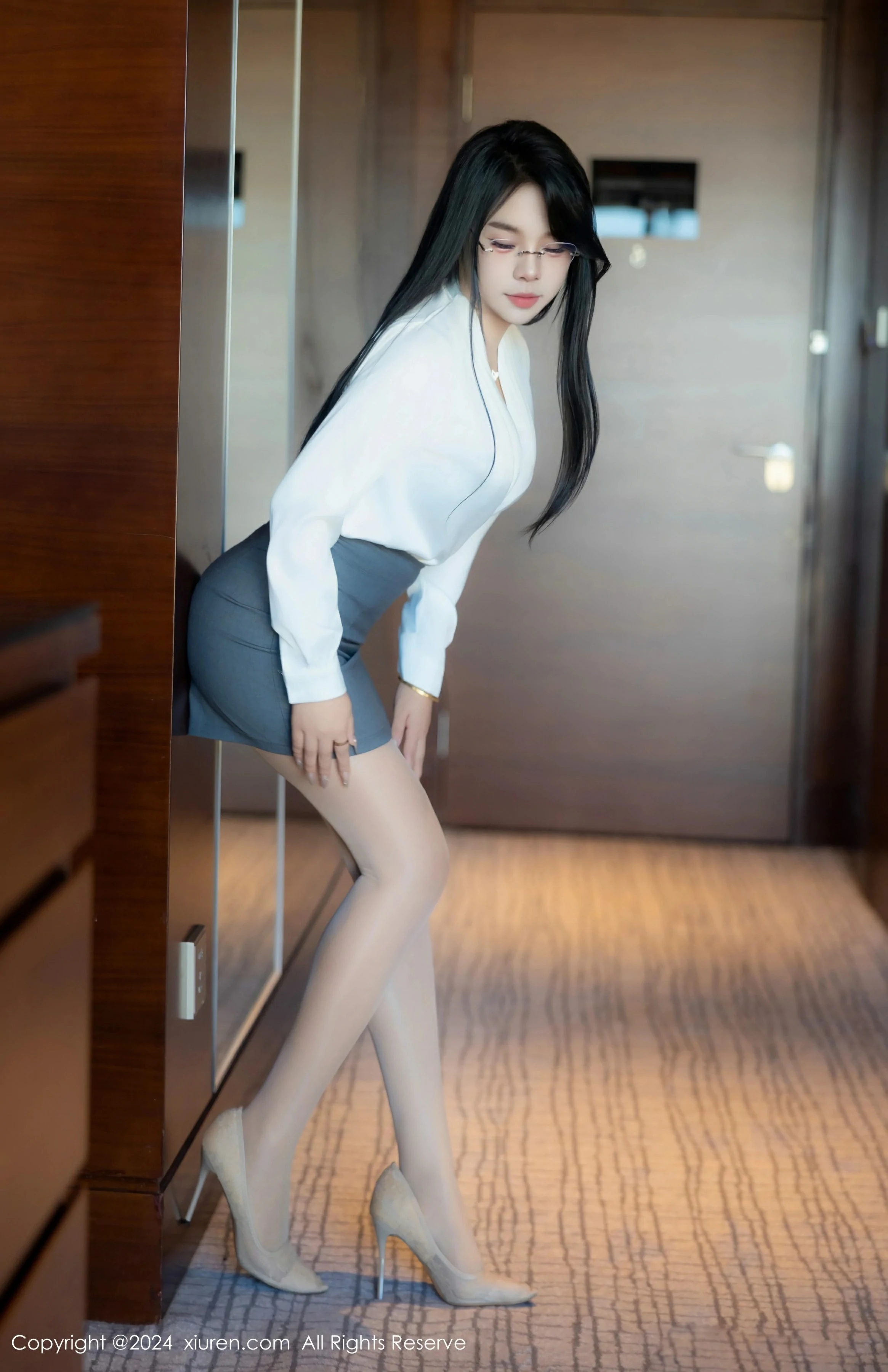 XiuRen 秀人 No.8989 麦田 新人模特 [83P]第2张