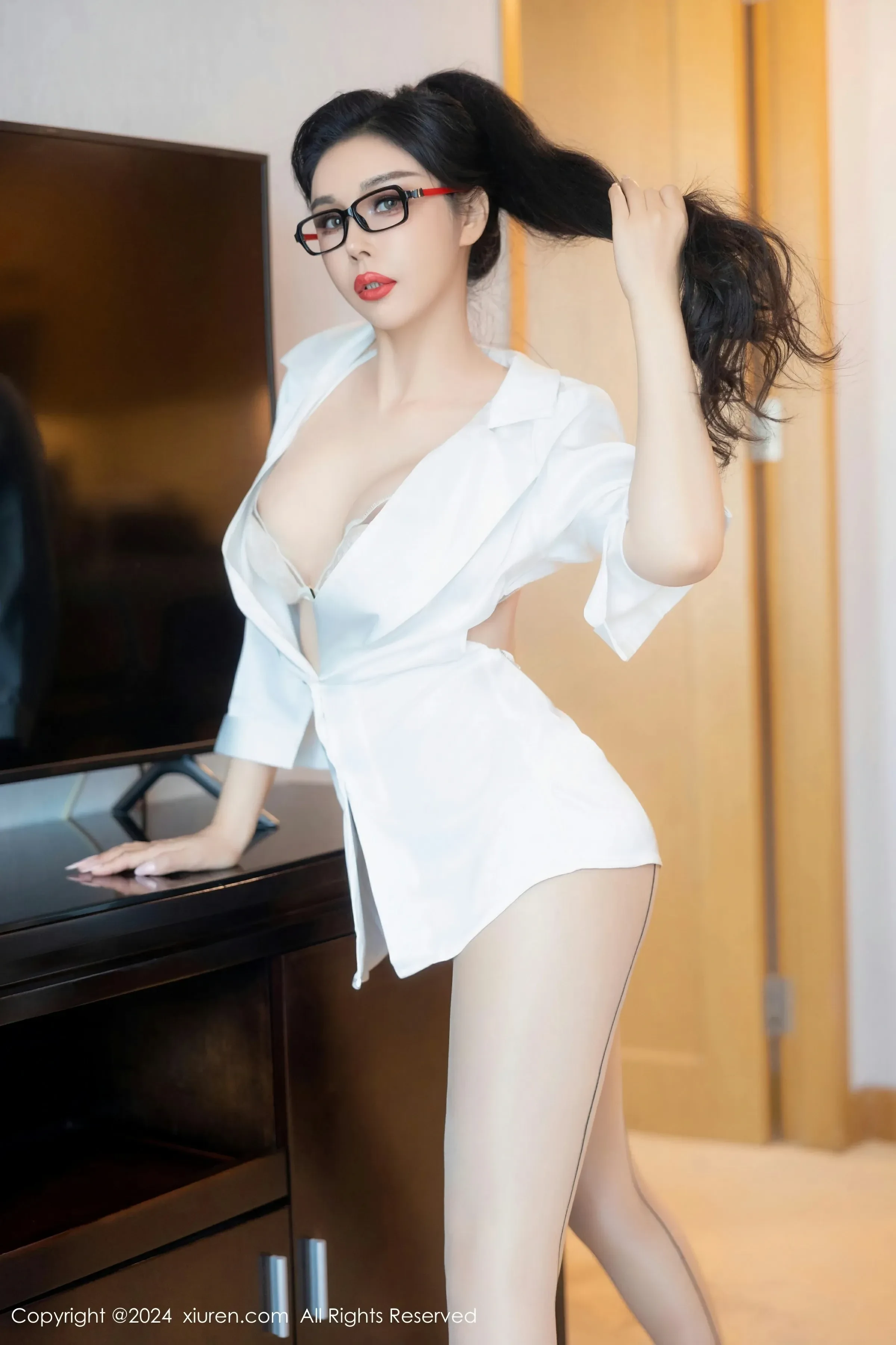  XiuRen 秀人 No.8469 田冰冰 [57P]第2张