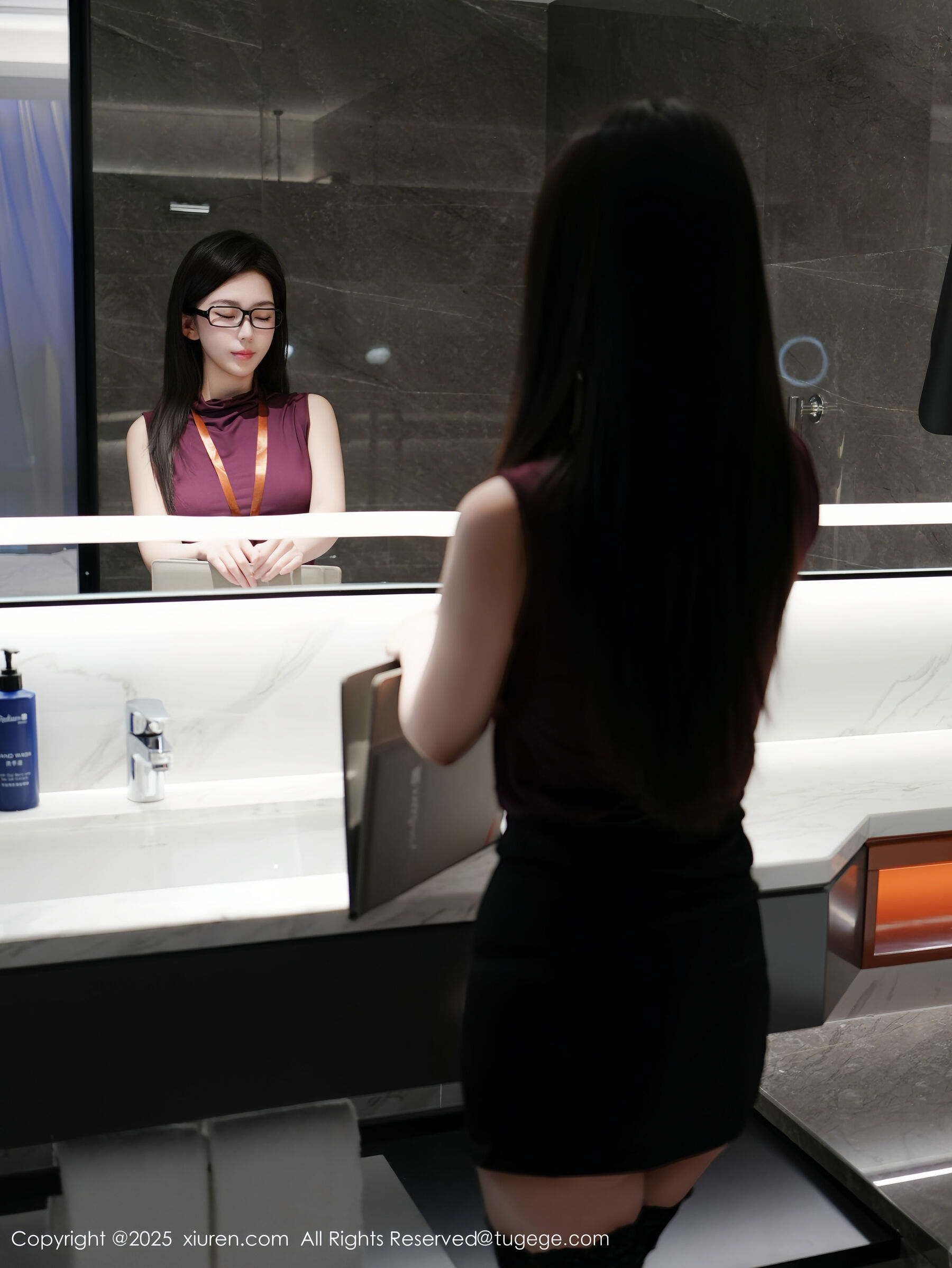  秀人网 烧烧小桃 Vol.11135 [68P]第1张