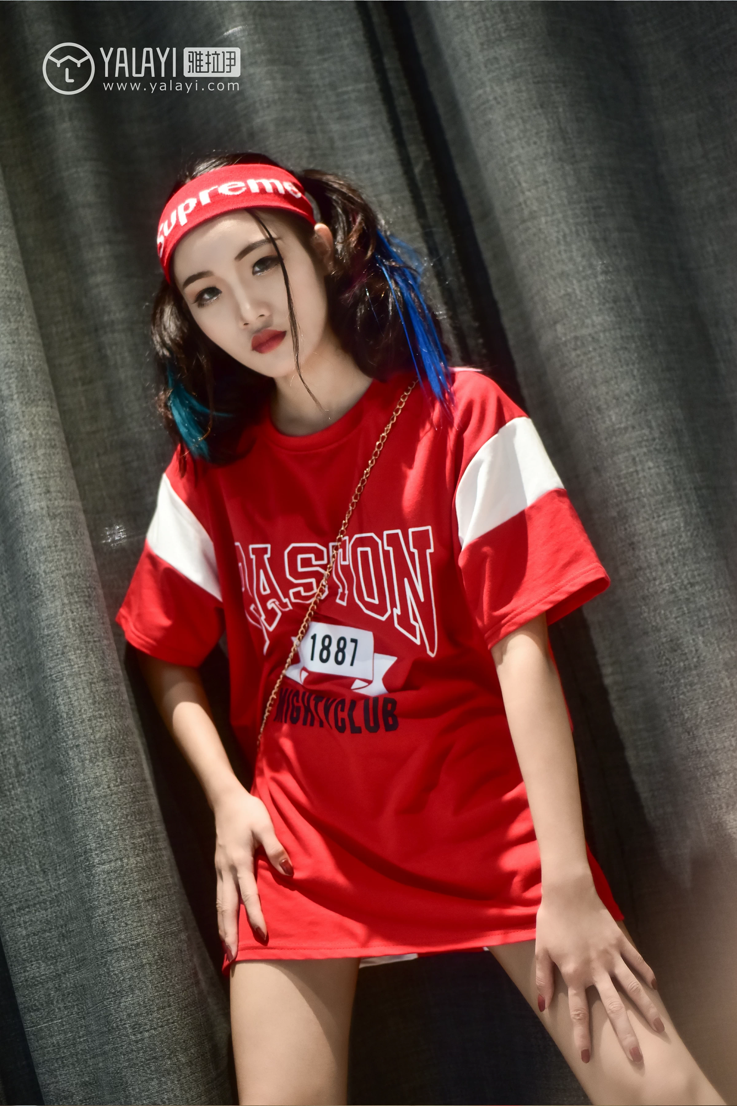 [YALAYI雅拉伊]NO.031 周末时光 兔洱 红色短袖加牛仔热裤性感私房写真集第4张
