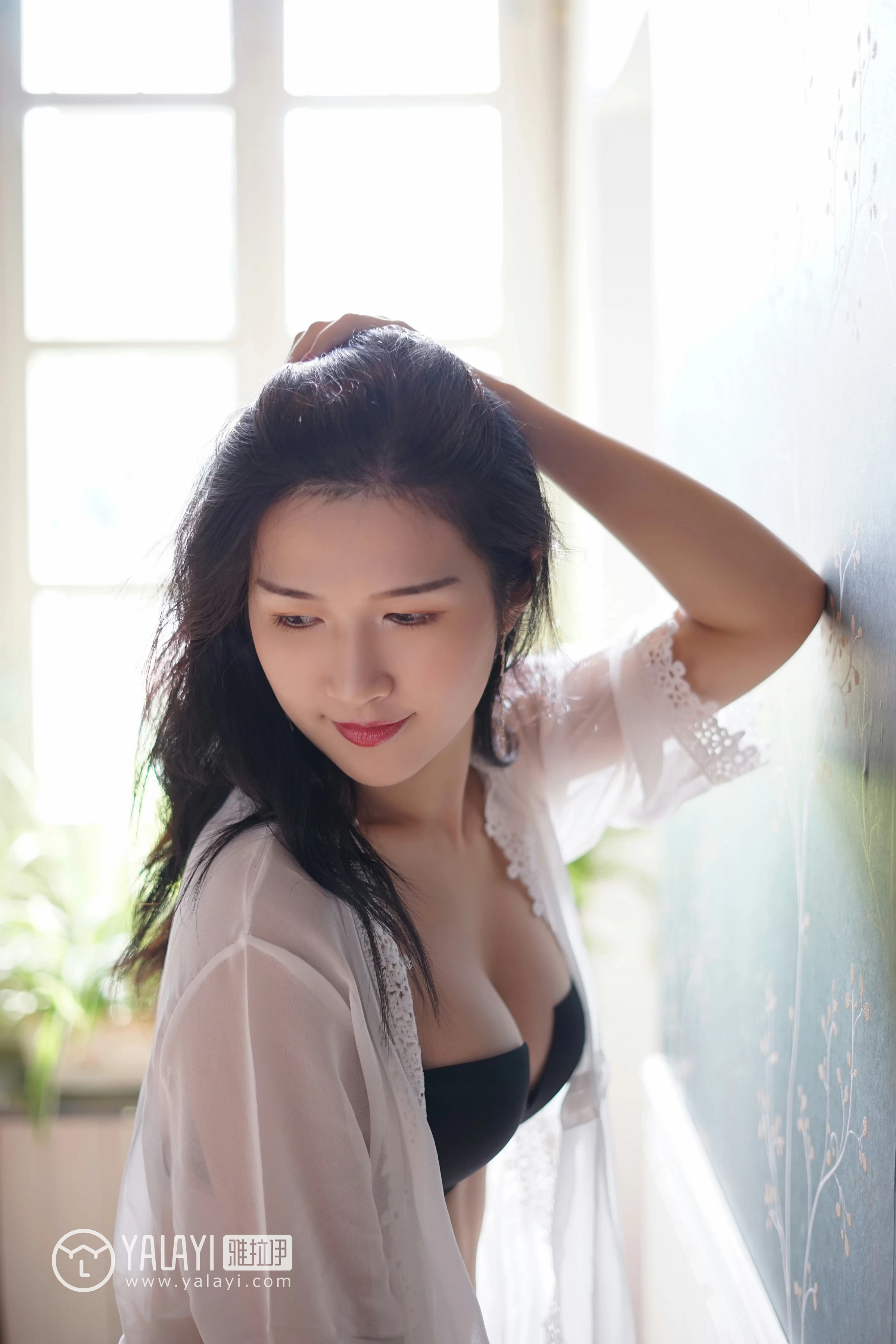 [YALAYI雅拉伊]NO.038 无声演奏 塔塔 白色吊带连衣裙与透视蕾丝睡衣加黑色内衣性感私房写真集第8张