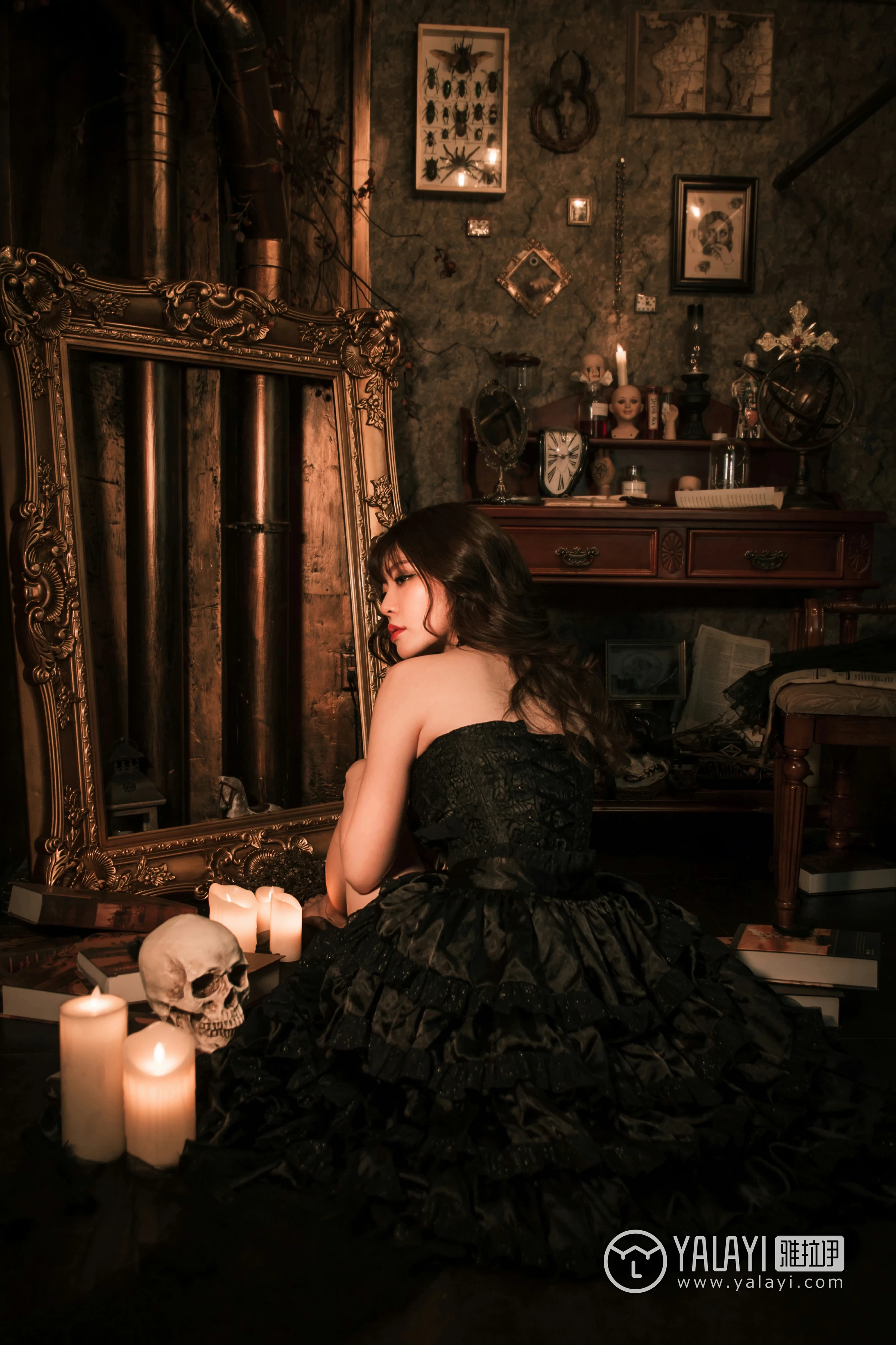 [YALAYI雅拉伊]NO.046 洛丽塔 阳阳 黑色抹胸塑身连衣裙性感私房写真集第13张