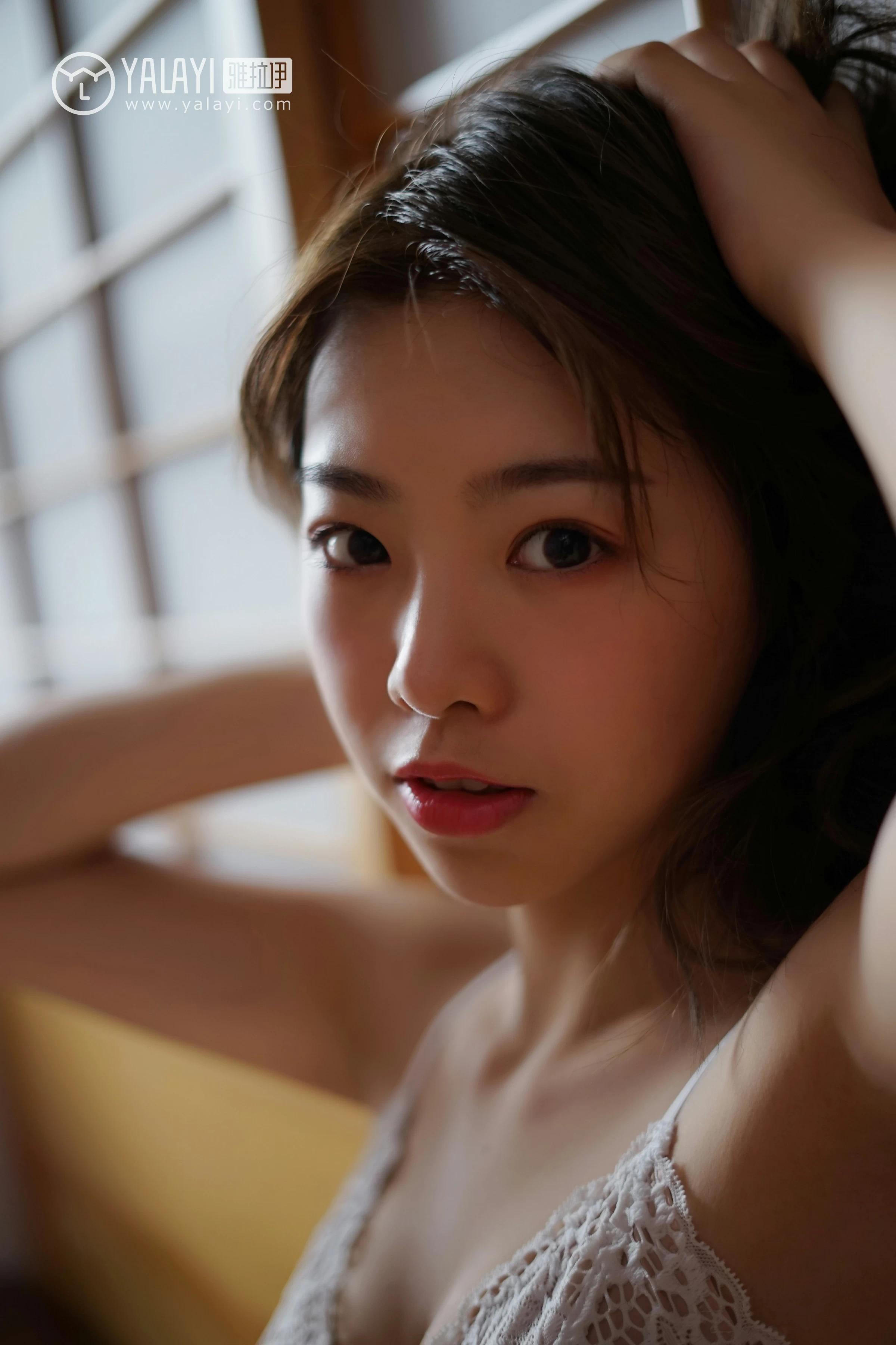 [YALAYI雅拉伊]NO.053 要有光 严冰冰 黑色透视睡衣加白色情趣镂空内衣性感私房写真集第5张