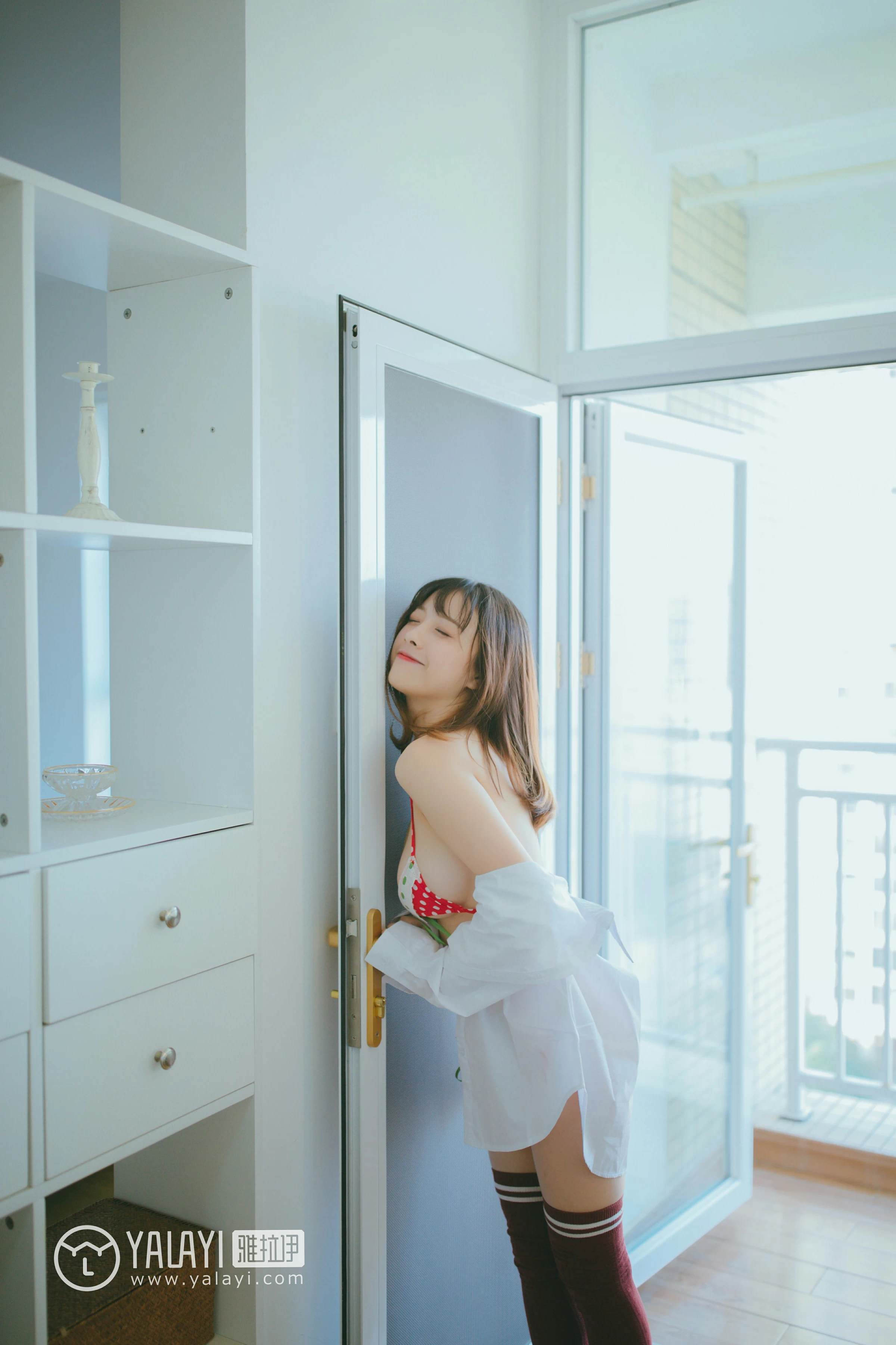 [YALAYI雅拉伊]NO.055 我一定会爱上你 南瓜南瓜 白色透视衬衫加红色情趣内衣性感私房写真集第6张