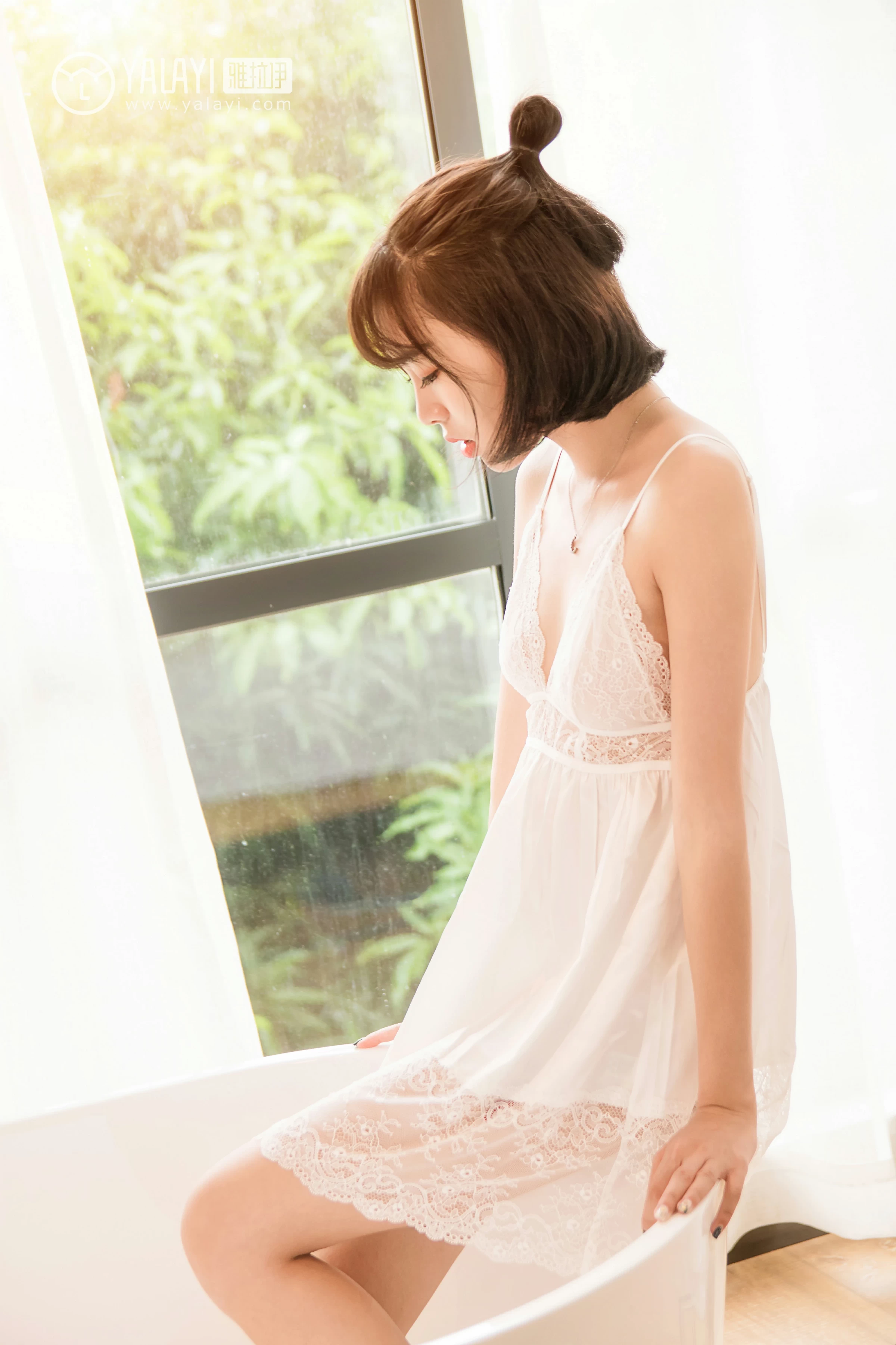 [YALAYI雅拉伊]NO.063 早晨 小杨 白色透视蕾丝连衣裙性感私房写真集第8张