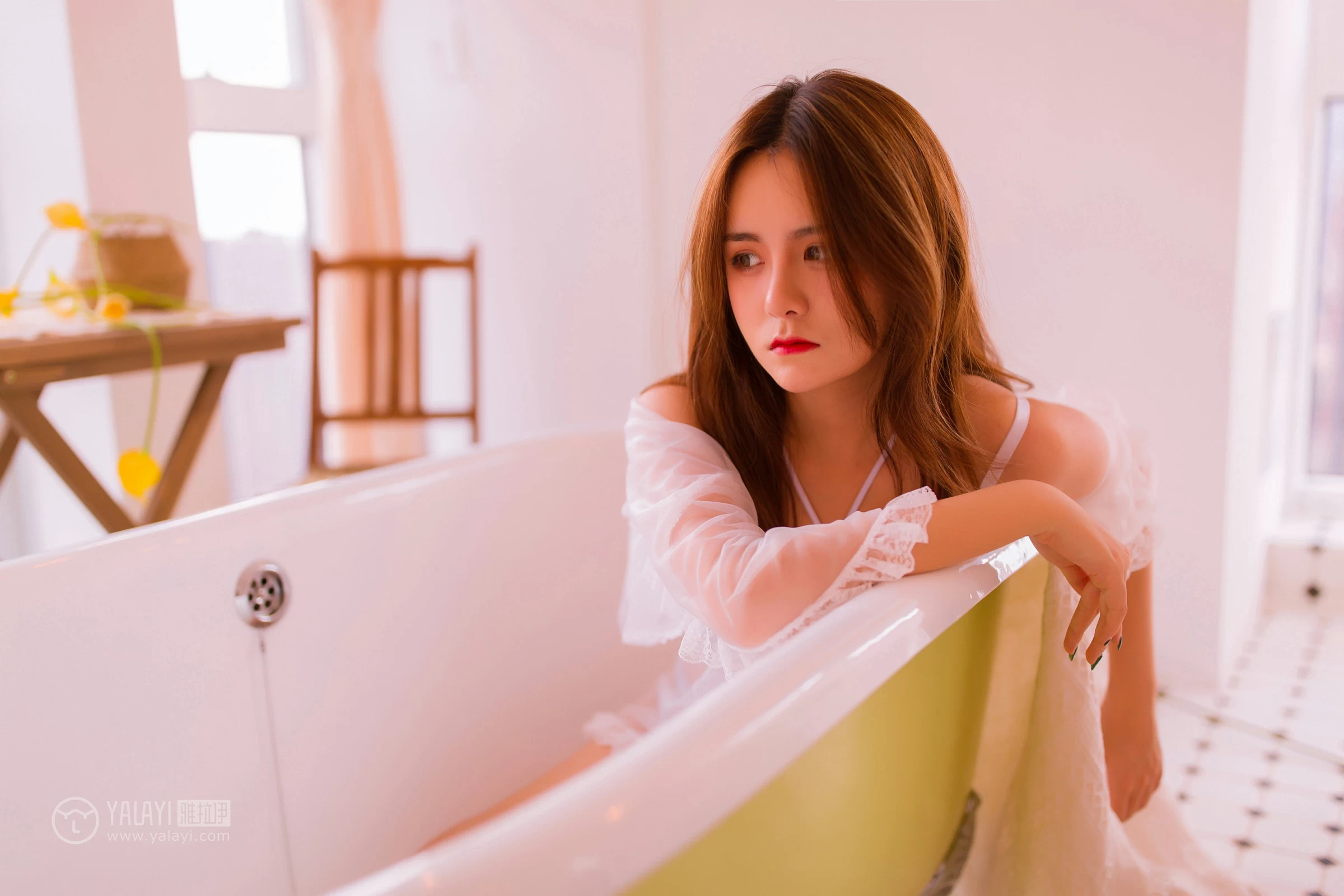 [YALAYI雅拉伊]NO.094 花房姑娘 热莎莎 白色透视睡衣加白色蕾丝情趣内衣性感私房写真集第15张