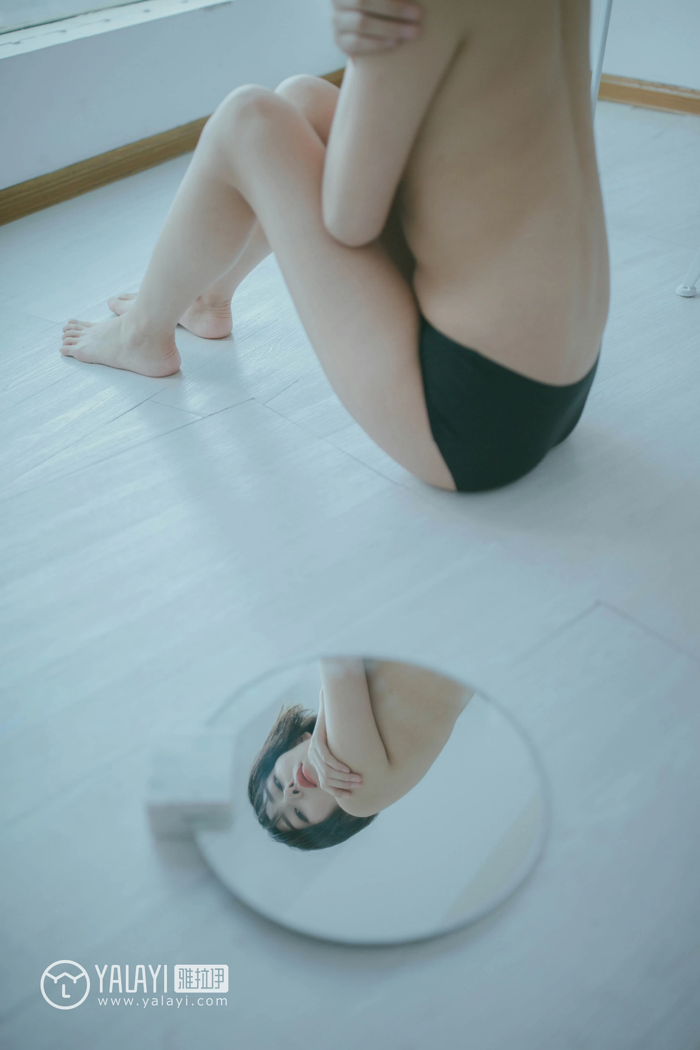 [YALAYI雅拉伊]NO.077 美丽如你 静静 白色衬衫与半裸性感玉体私房写真集第13张