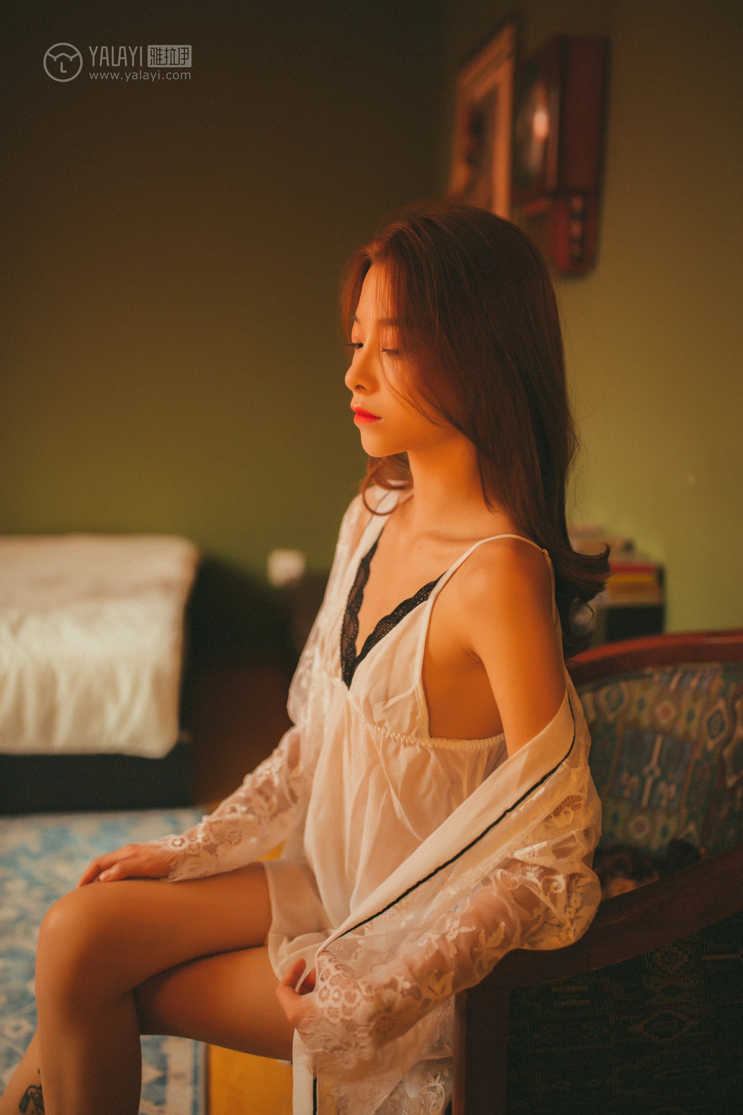 [YALAYI雅拉伊]NO.116 我在等你 倩微微 透视镂空睡衣加白色蕾丝情趣内衣性感私房写真集第7张