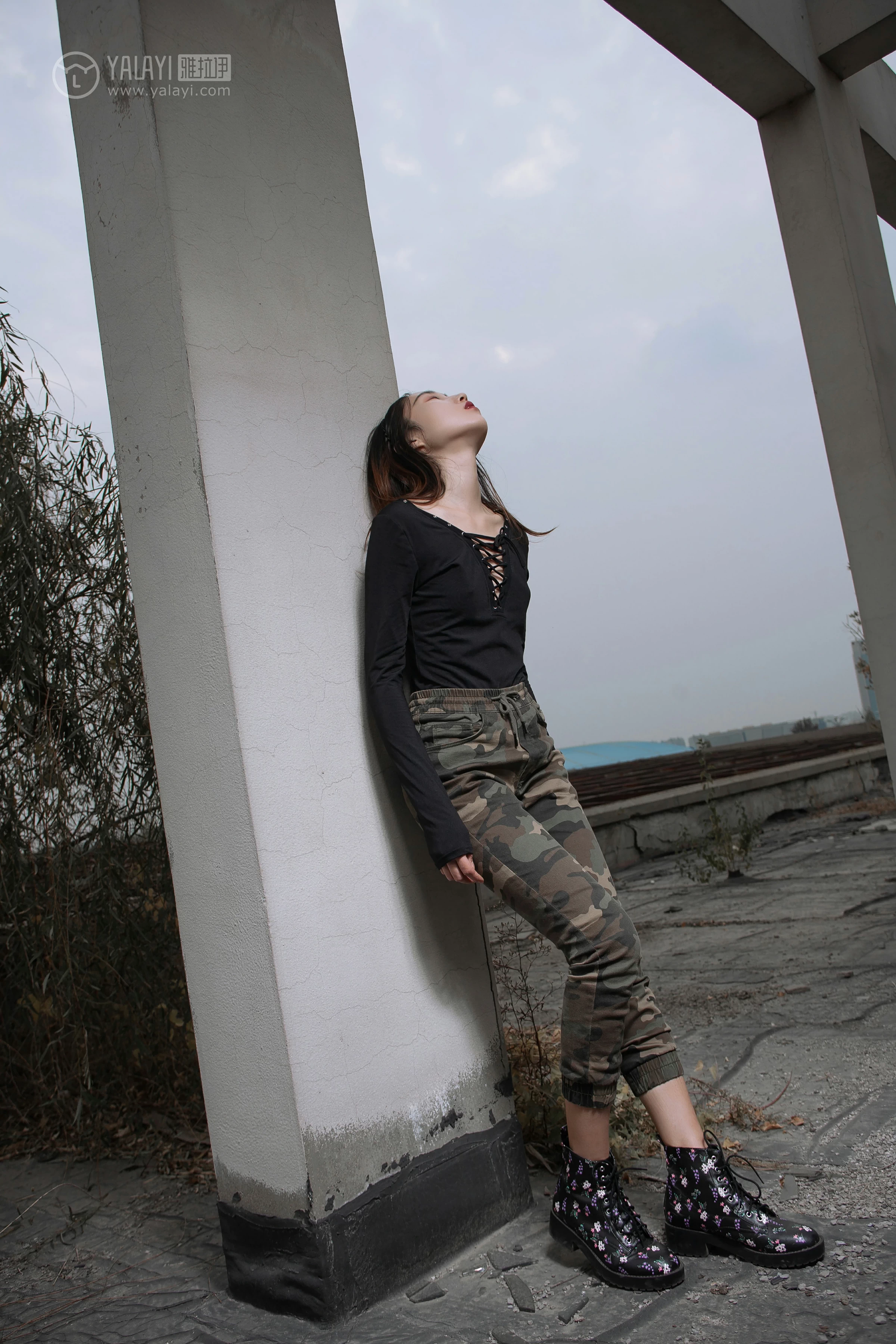 [YALAYI雅拉伊]NO.122 黑色禁地 熏儿 黑色紧身连体衣性感私房写真集第1张