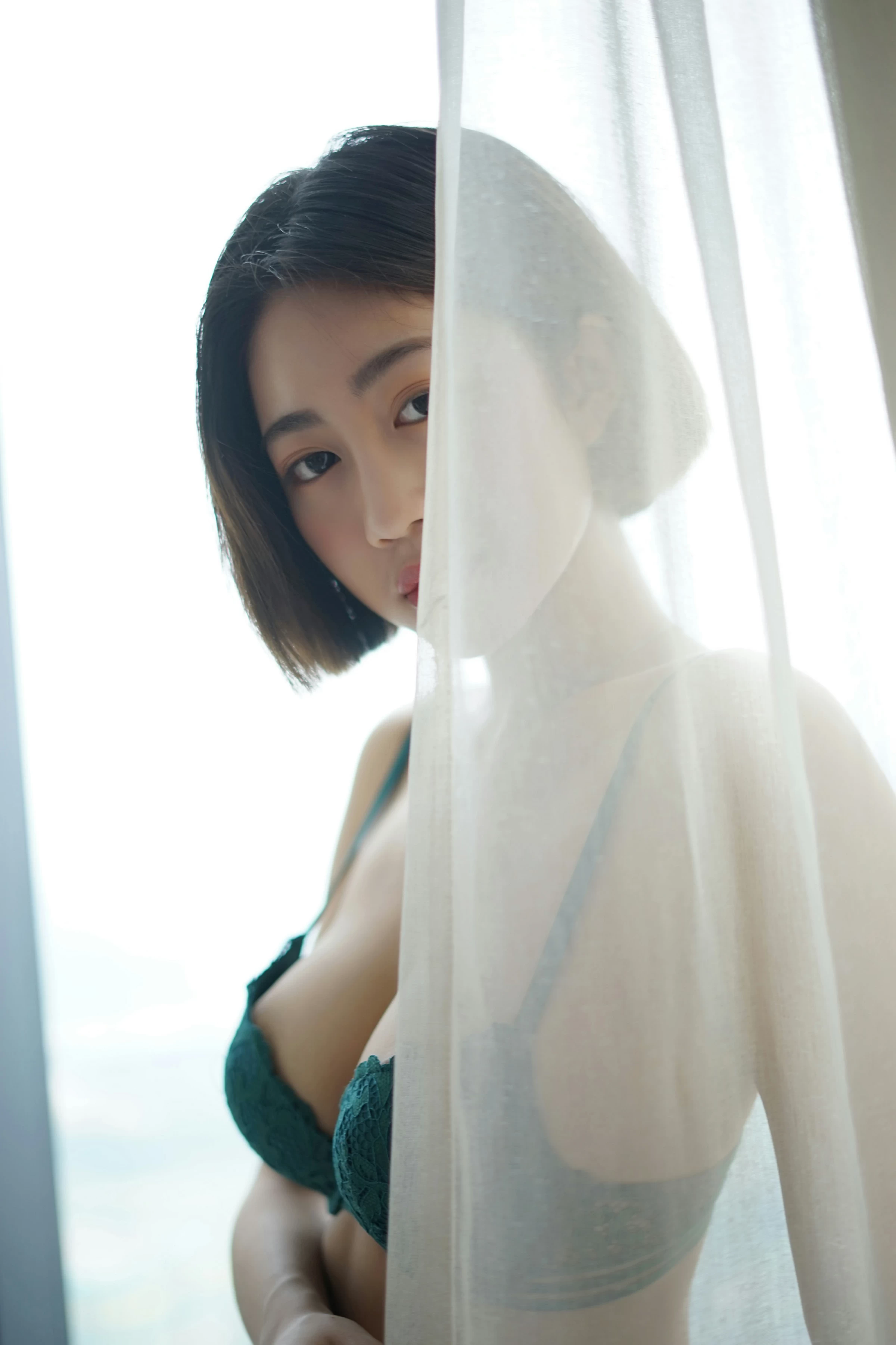 [YALAYI雅拉伊]NO.126 舞寂 肖萧 吊带睡衣加蕾丝内衣性感私房写真集第11张