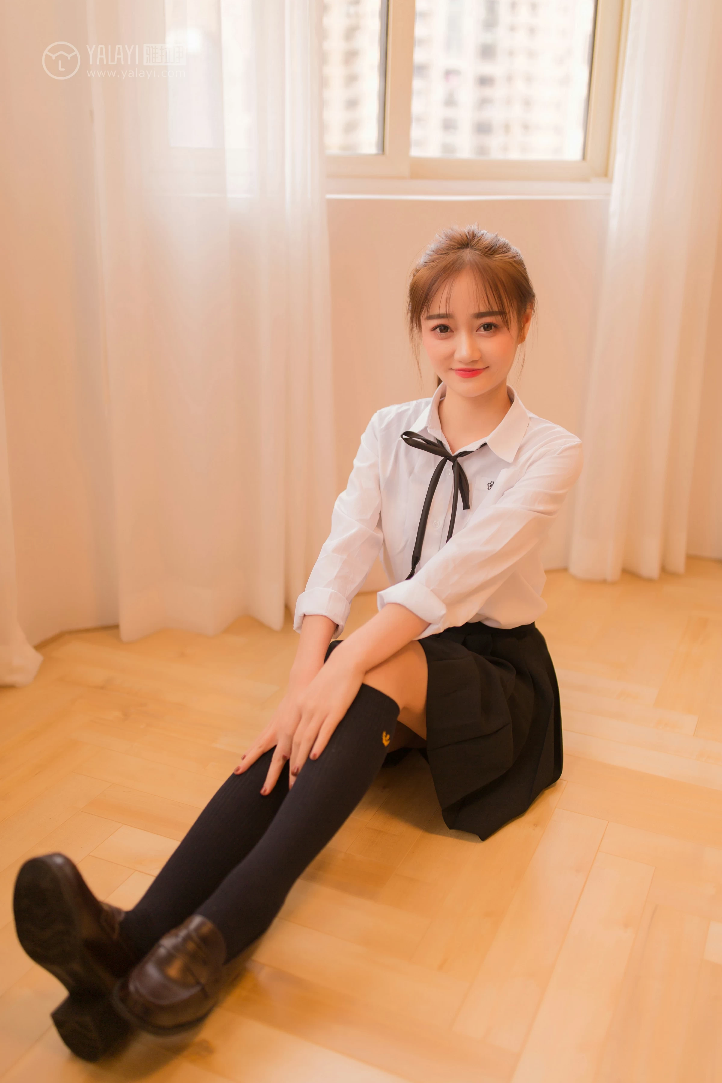 [YALAYI雅拉伊]NO.138 粉黛少女 李诗雨 高中女生制服与短裙加白色内衣性感私房写真集第3张