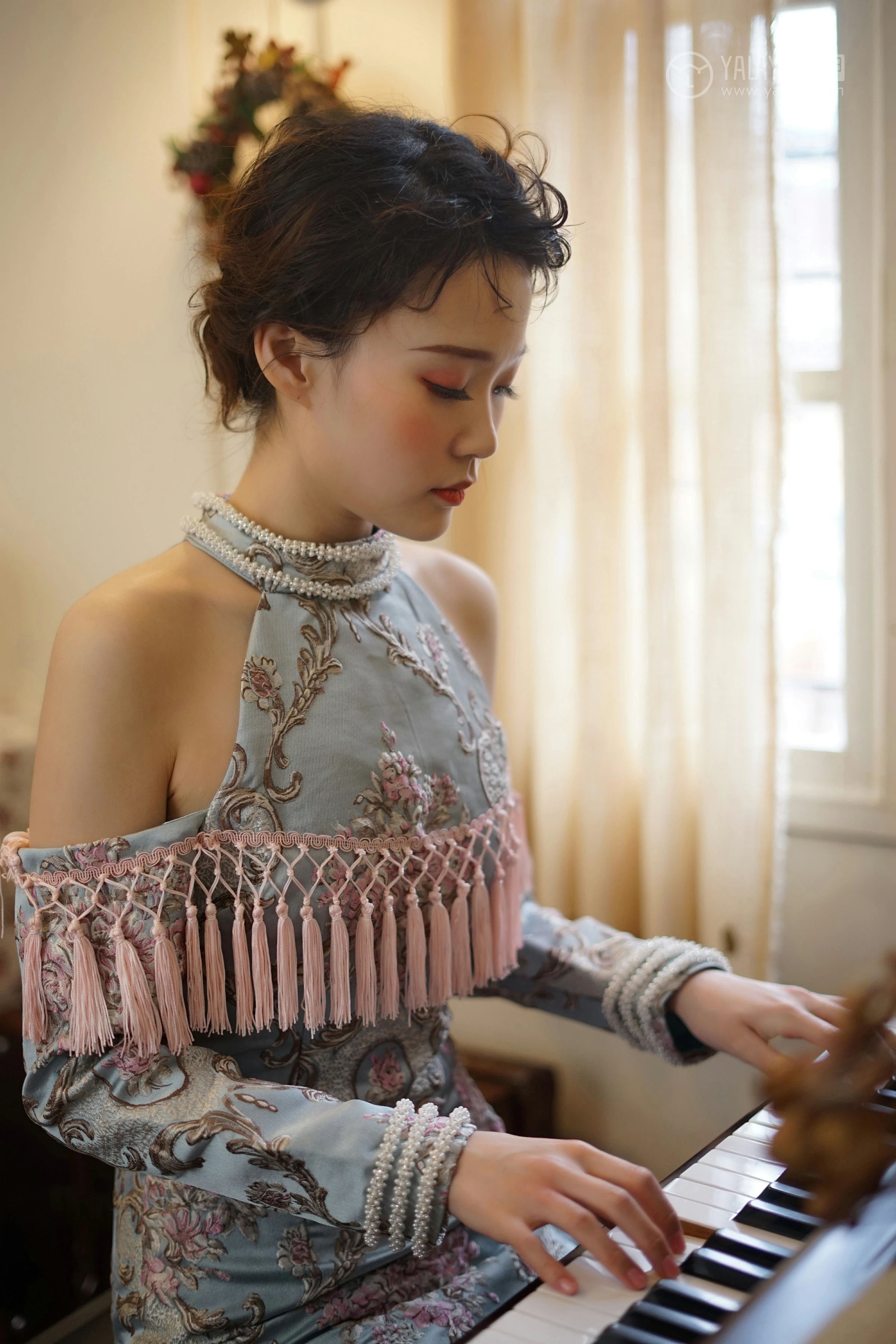 [YALAYI雅拉伊]NO.155 等2 奥莉 吊脖连衣裙 优雅端庄私房写真集第13张