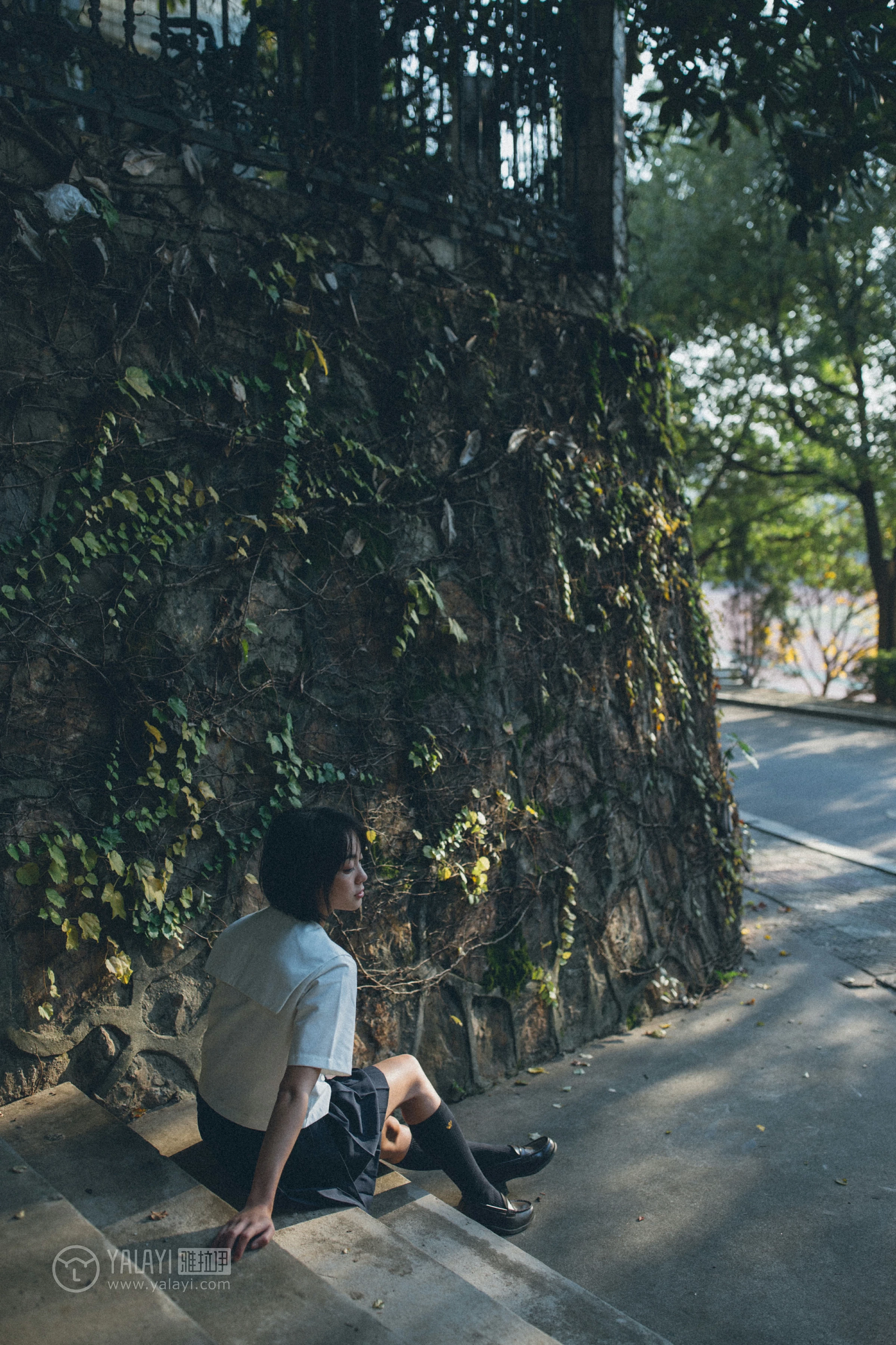 [YALAYI雅拉伊]NO.156 带我走带我飞 米粒米粒 高中女生制服与短裙私房写真集第18张