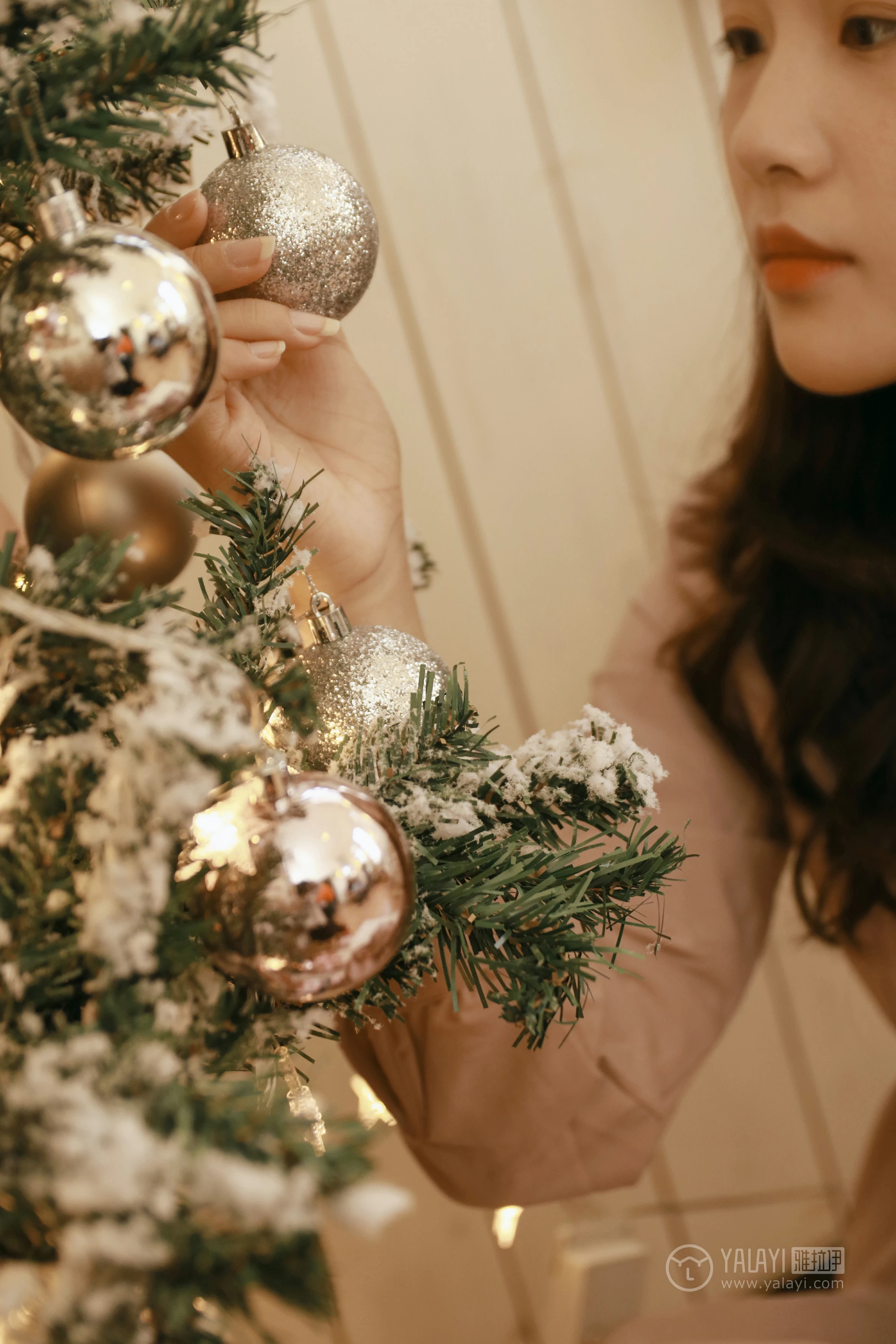 [YALAYI雅拉伊]NO.158 独白 卡柔 粉色连衣裙清纯可爱私房写真集第9张