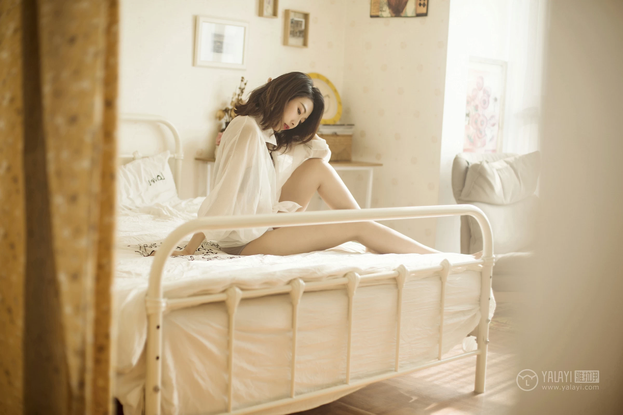 [YALAYI雅拉伊]No.176 心梦 佳佳 白色透视睡衣加蕾丝内衣性感私房写真集第2张