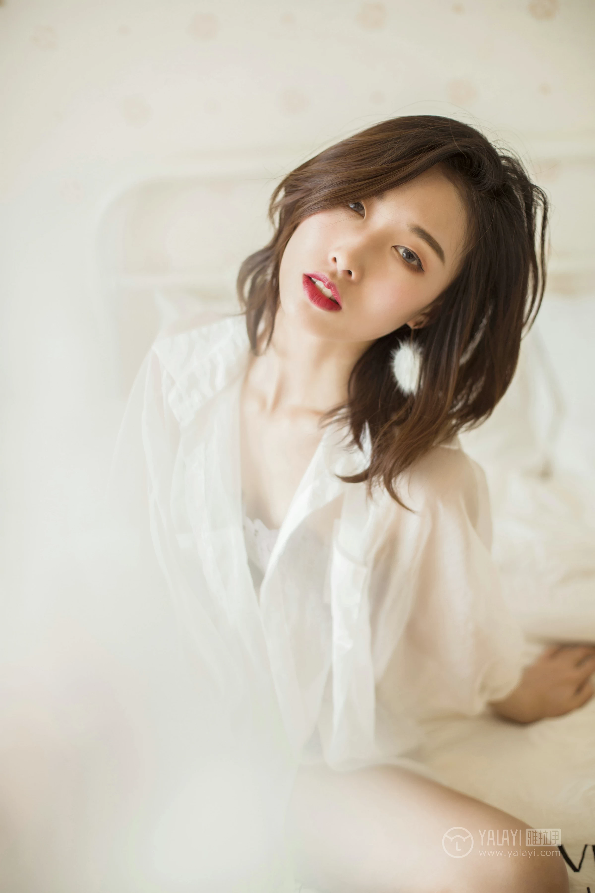 [YALAYI雅拉伊]No.176 心梦 佳佳 白色透视睡衣加蕾丝内衣性感私房写真集第17张