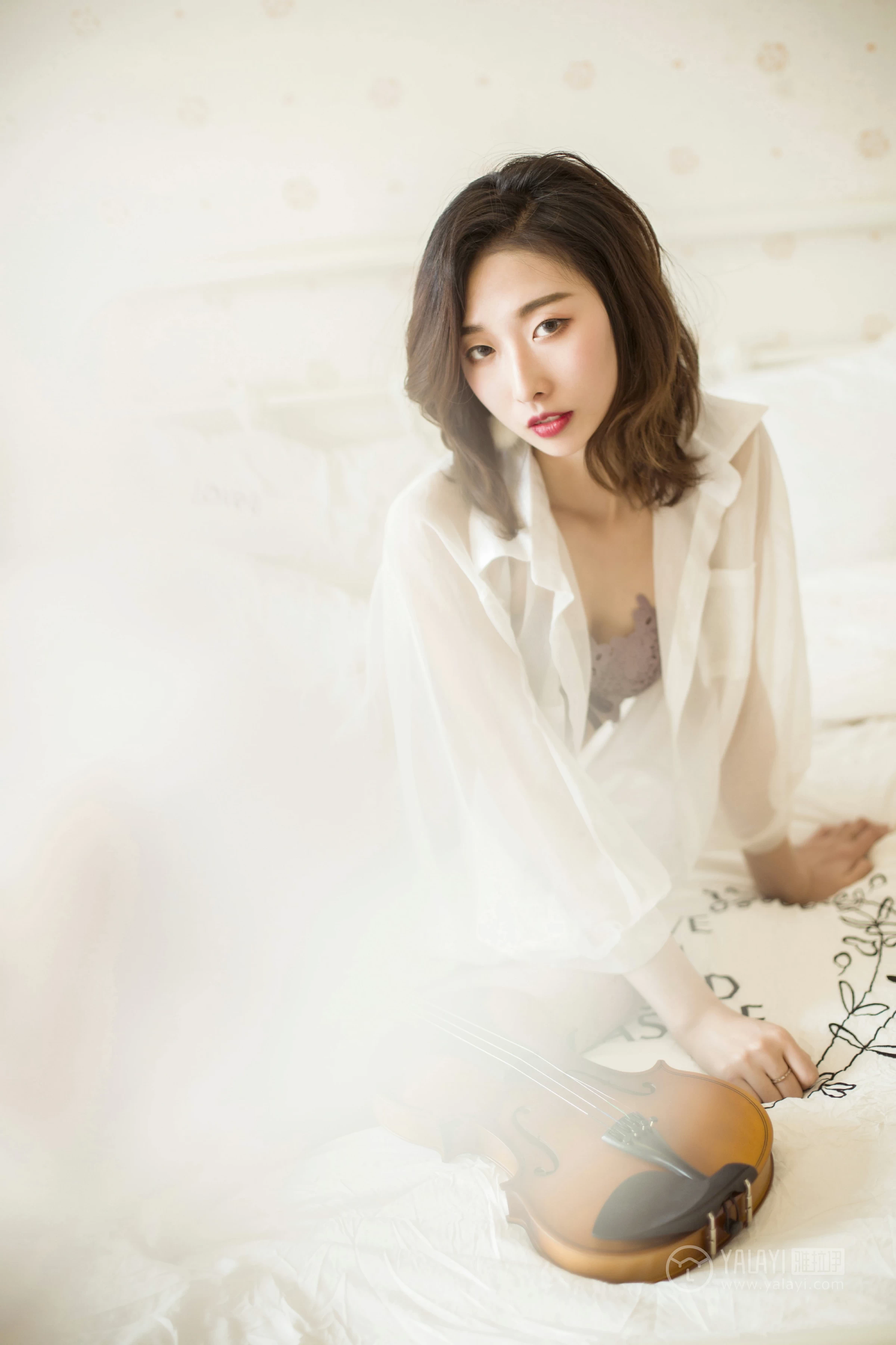 [YALAYI雅拉伊]No.176 心梦 佳佳 白色透视睡衣加蕾丝内衣性感私房写真集第17张