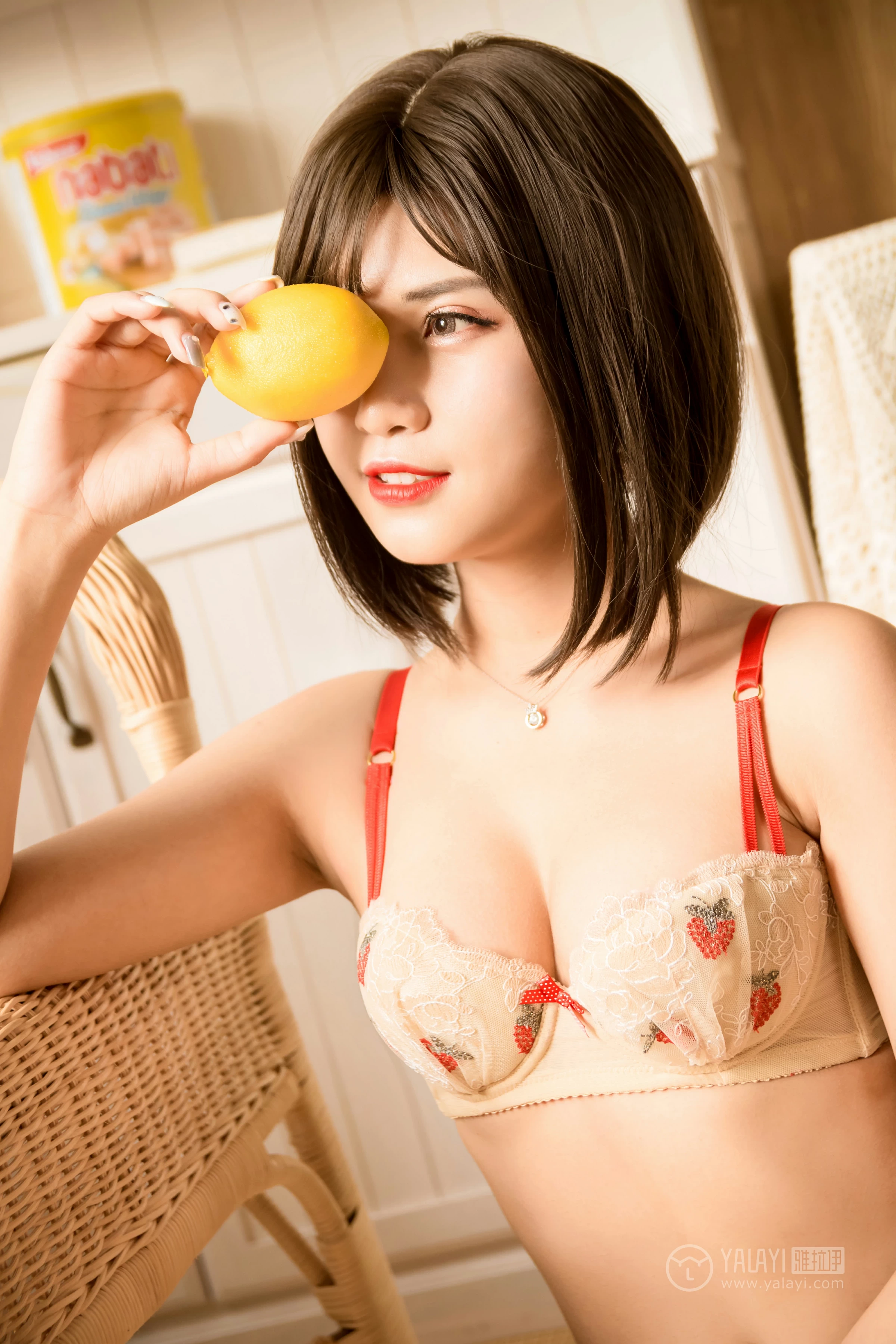 [YALAYI雅拉伊]No.177 草莓妹妹 宝儿 白色蕾丝内衣居家性感私房写真集第13张