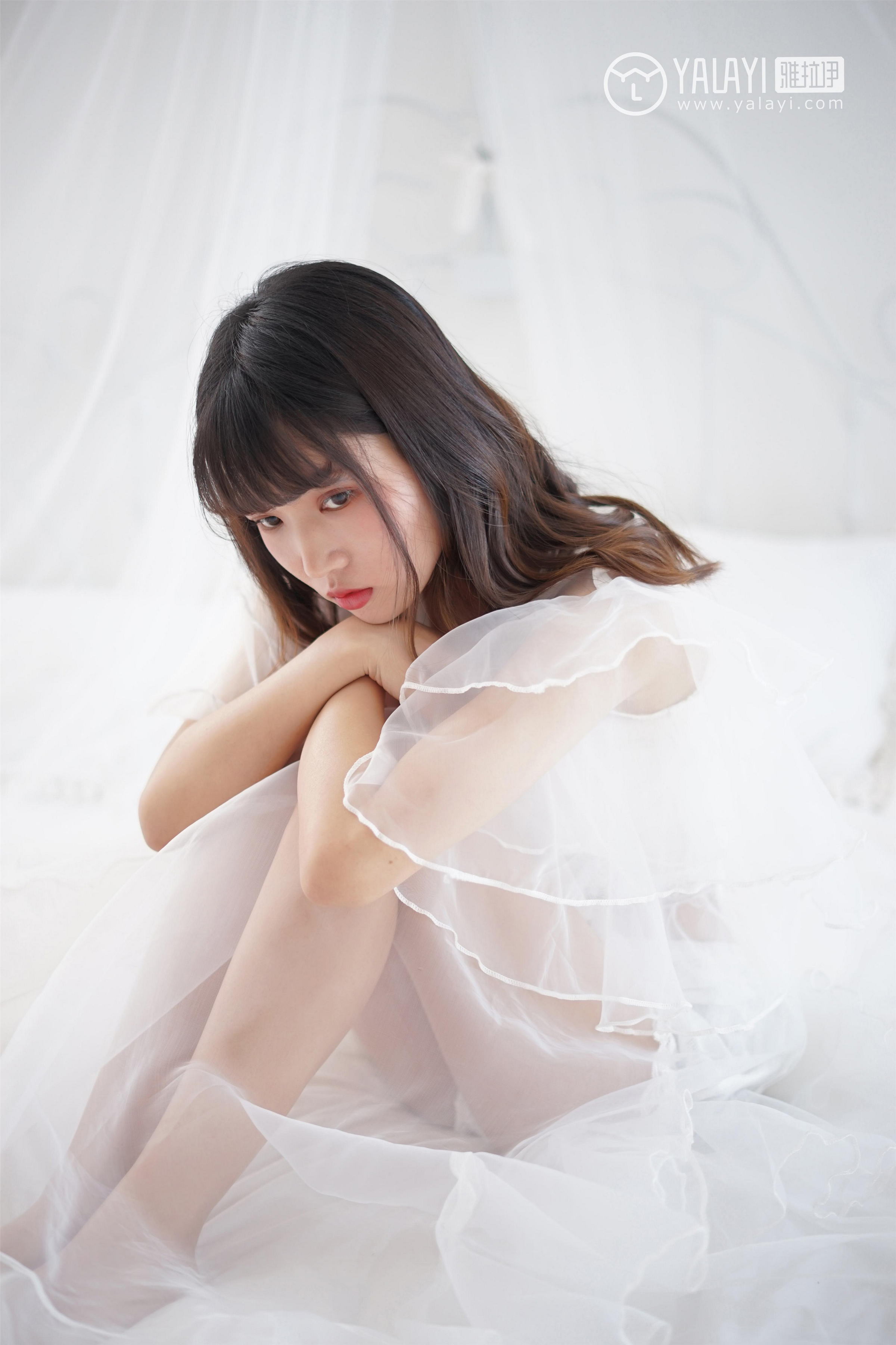 [YALAYI雅拉伊]NO.001 恋上你的床 公主小兔子 透视连衣裙性感私房写真集第3张