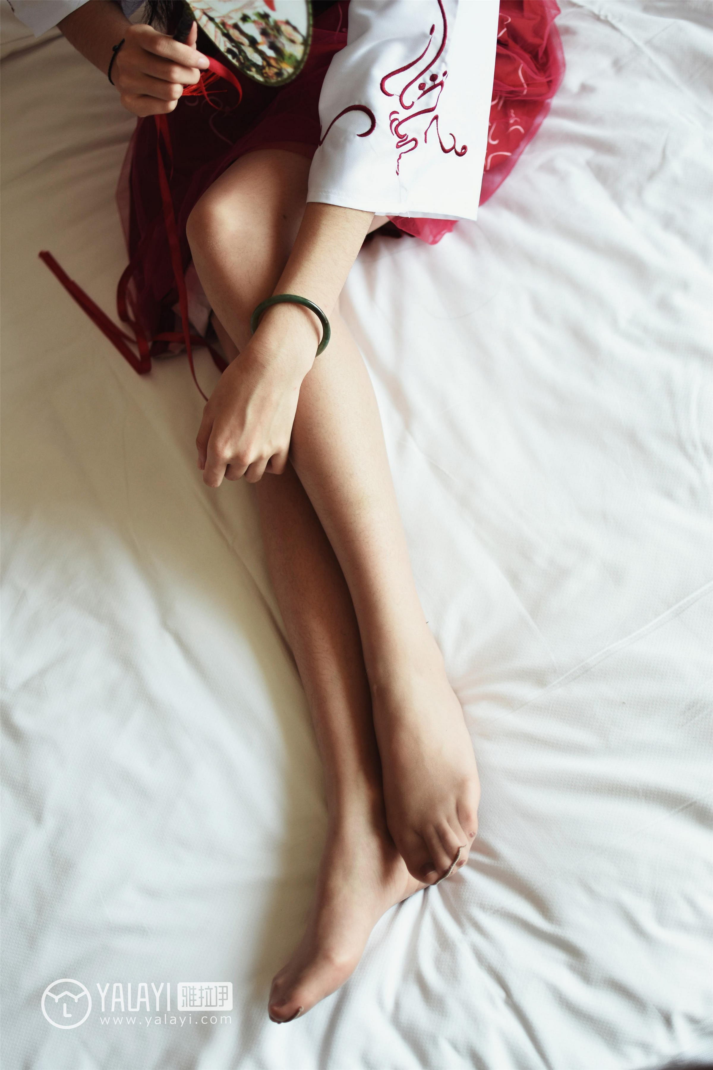 [YALAYI雅拉伊]NO.004 古装肉丝 林小珂 白色衬衫与短裙加肉色丝袜美腿性感私房写真集第8张