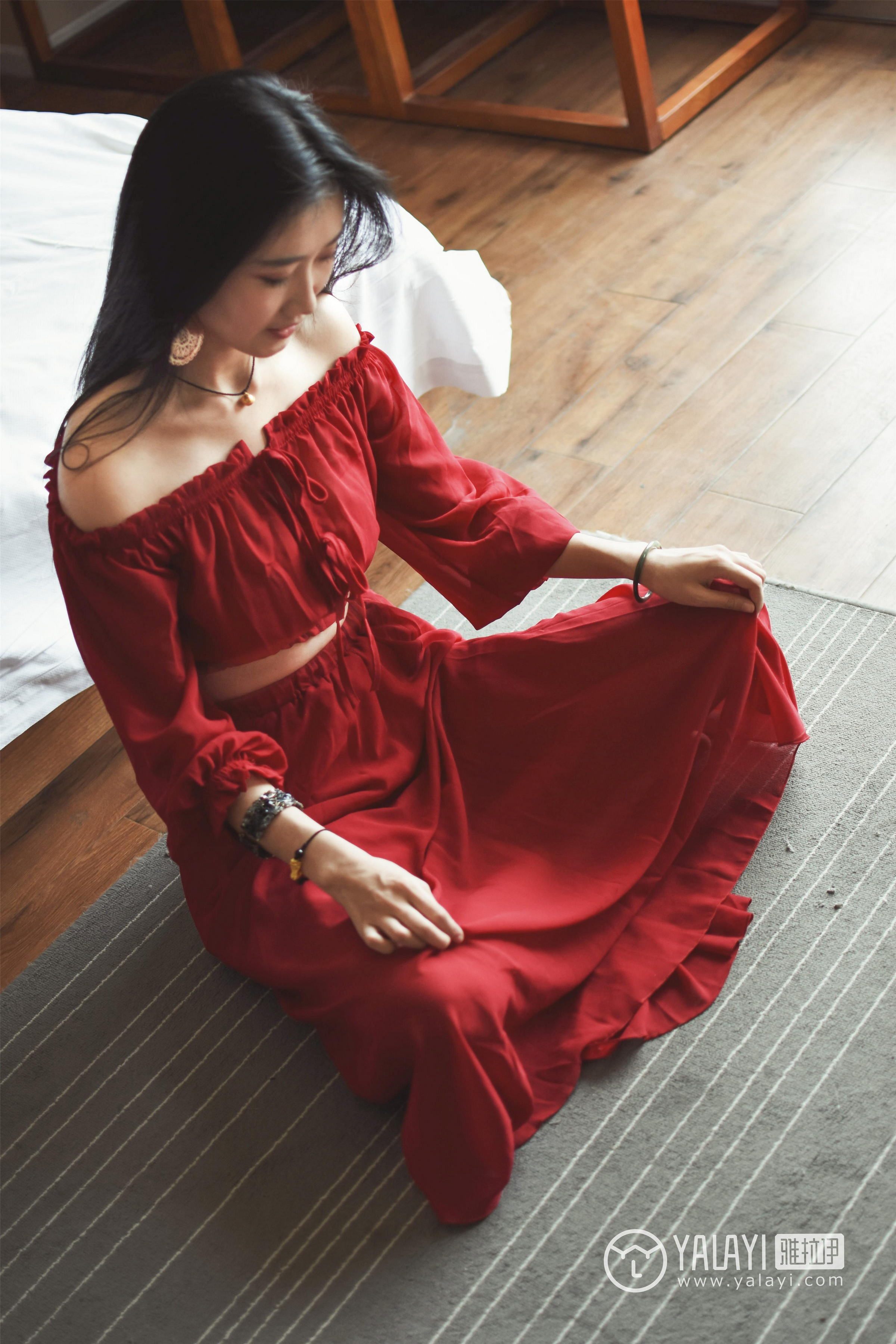 [YALAYI雅拉伊]NO.007 魅惑舞裙 林小珂 民国旗袍加肉色丝袜美腿性感私房写真集第2张
