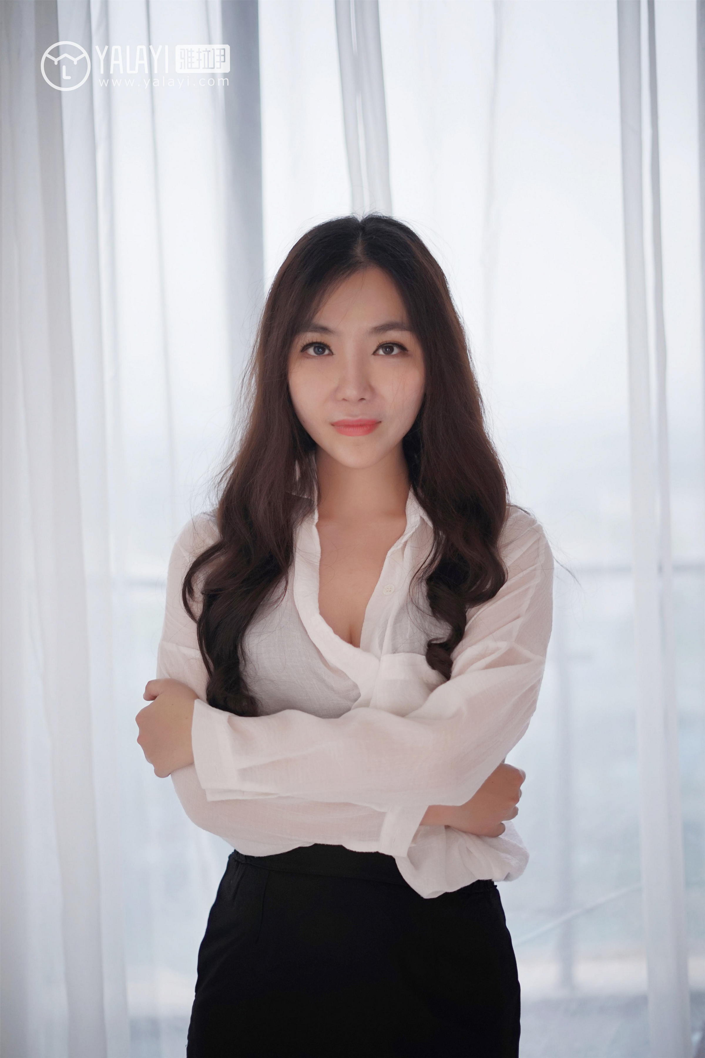 [YALAYI雅拉伊]NO.012 韵味美腿丽人 沈紫云 白色透视衬衫加黑色短裙性感私房写真集第8张